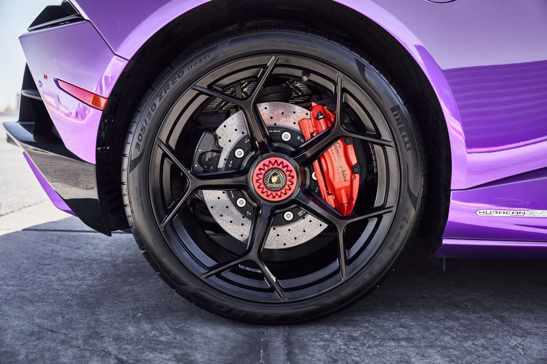 mph025_2373884357_Used_2024_Lamborghini_Huracan_EVO_Base_1776733866_08716ca0ad