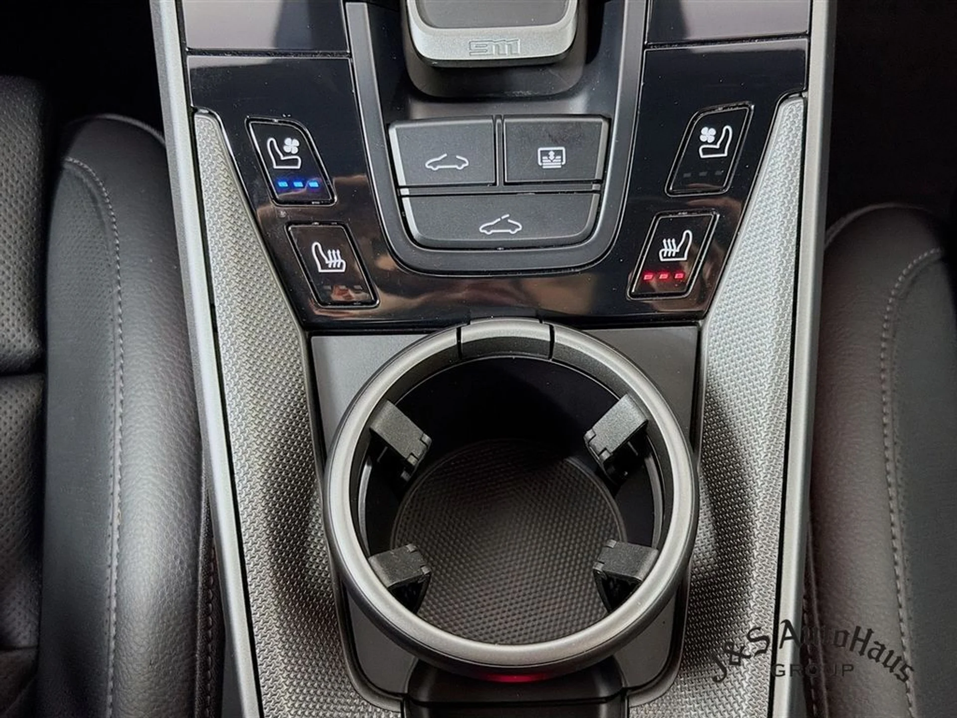 mph025_2381025324_9q5hlqro7k5u1r8ssnij0ovpvjzx_53bd5ffa9c