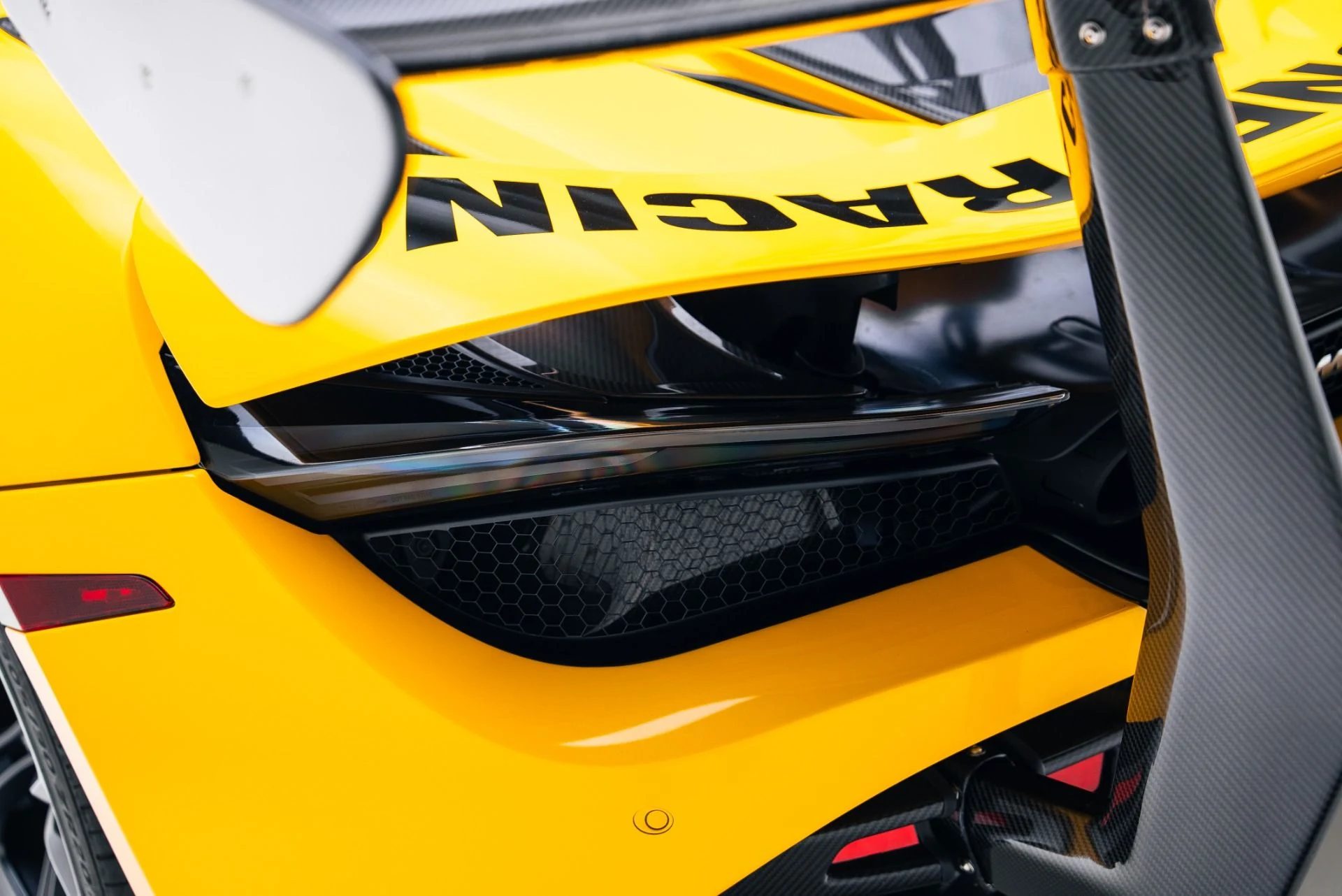 mph025_2390816448_Used_2018_Mc_Laren_720_S_Performance_1764709417_1dc1b2836c