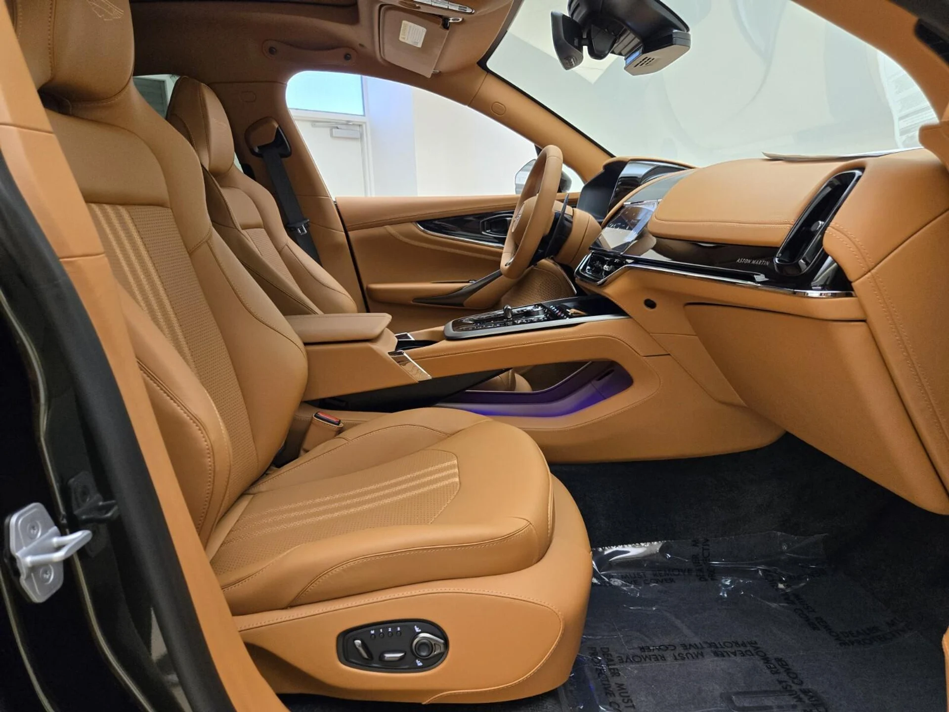 mph025_239402125_New_2026_Aston_Martin_DBX_707_1761371607_f7b87dbab7