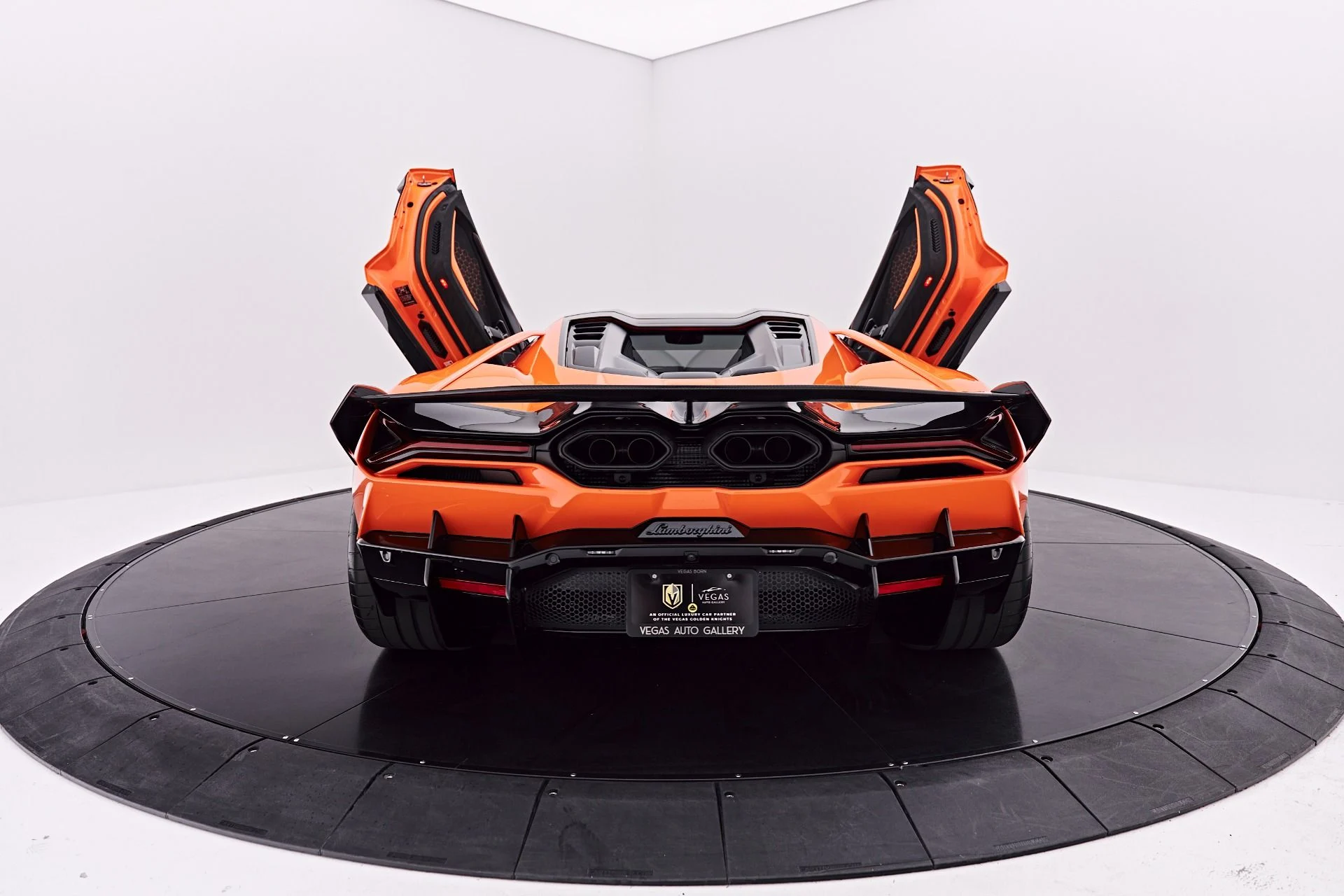 mph025_2394347541_Used_2025_Lamborghini_Revuelto_Base_1786151776_03dd4b3be5
