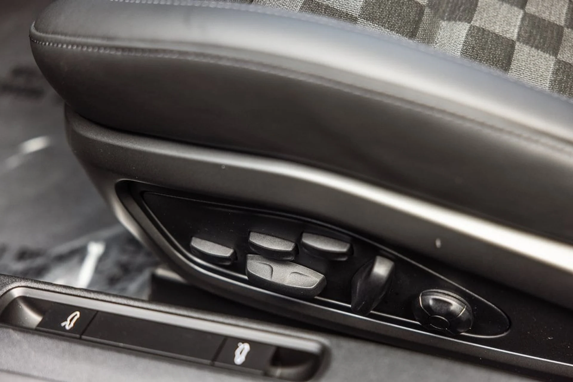 mph025_2394790481_6073cda394c7be411d7ccf1581f5e386x_e7067960f4