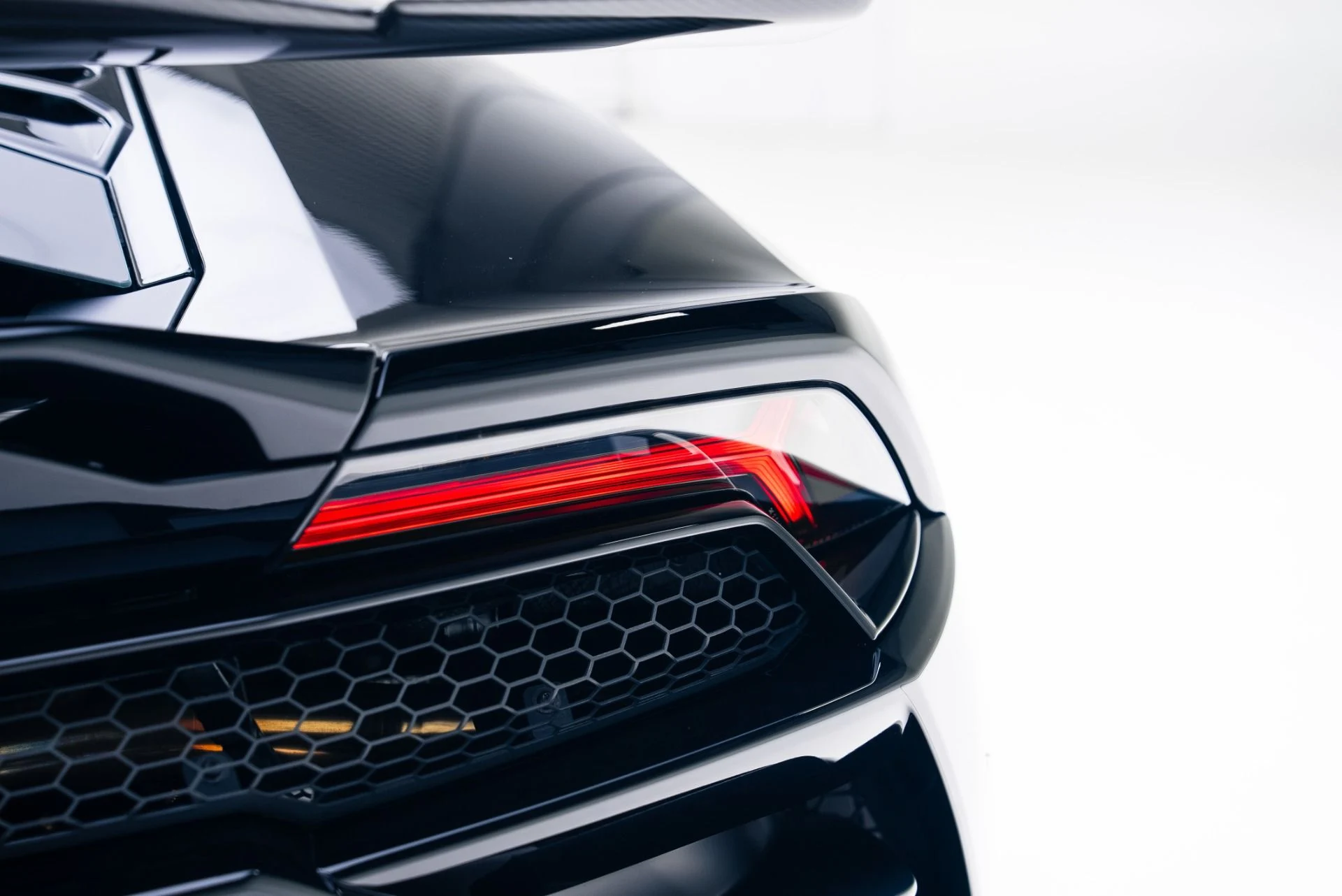 mph025_2395269460_Used_2021_Lamborghini_Huracan_EVO_1765497065_46191467cd