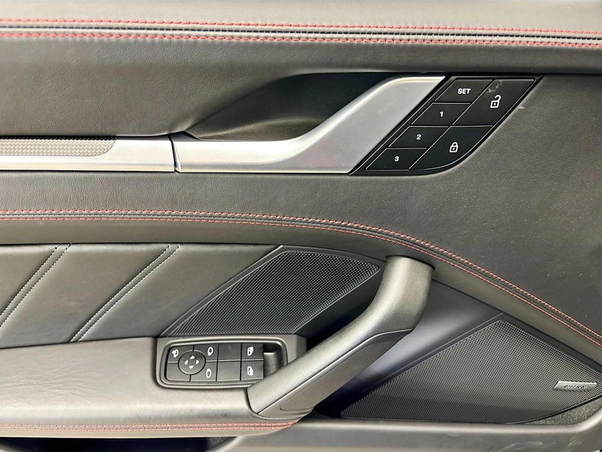 mph025_2397049893_b359afca1d68872baea5aa663348a1e6_ac94b5ced4