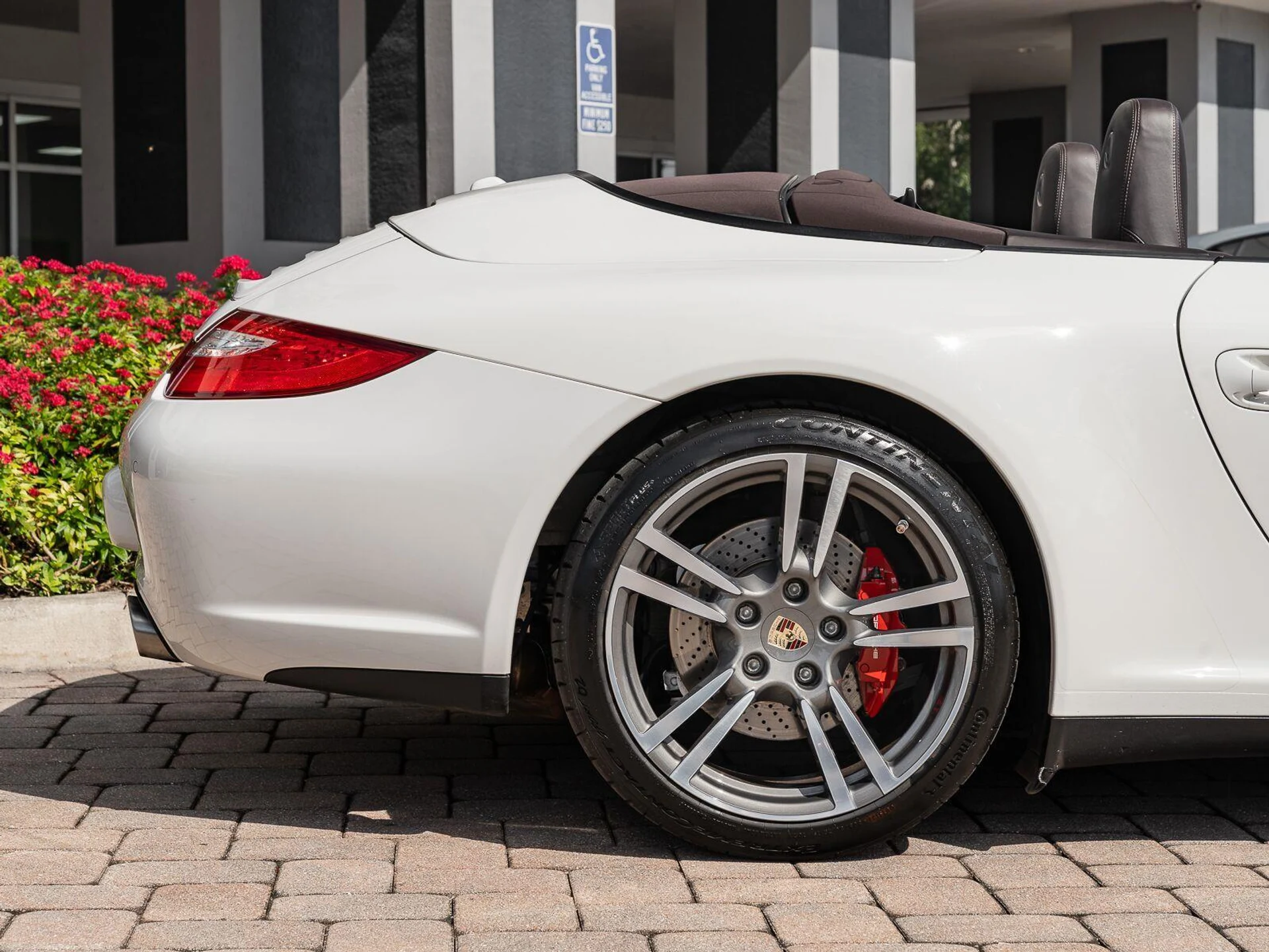 mph025_2399742572_Used_2011_Porsche_911_Carrera_4_S_1787083398_f4ca468969