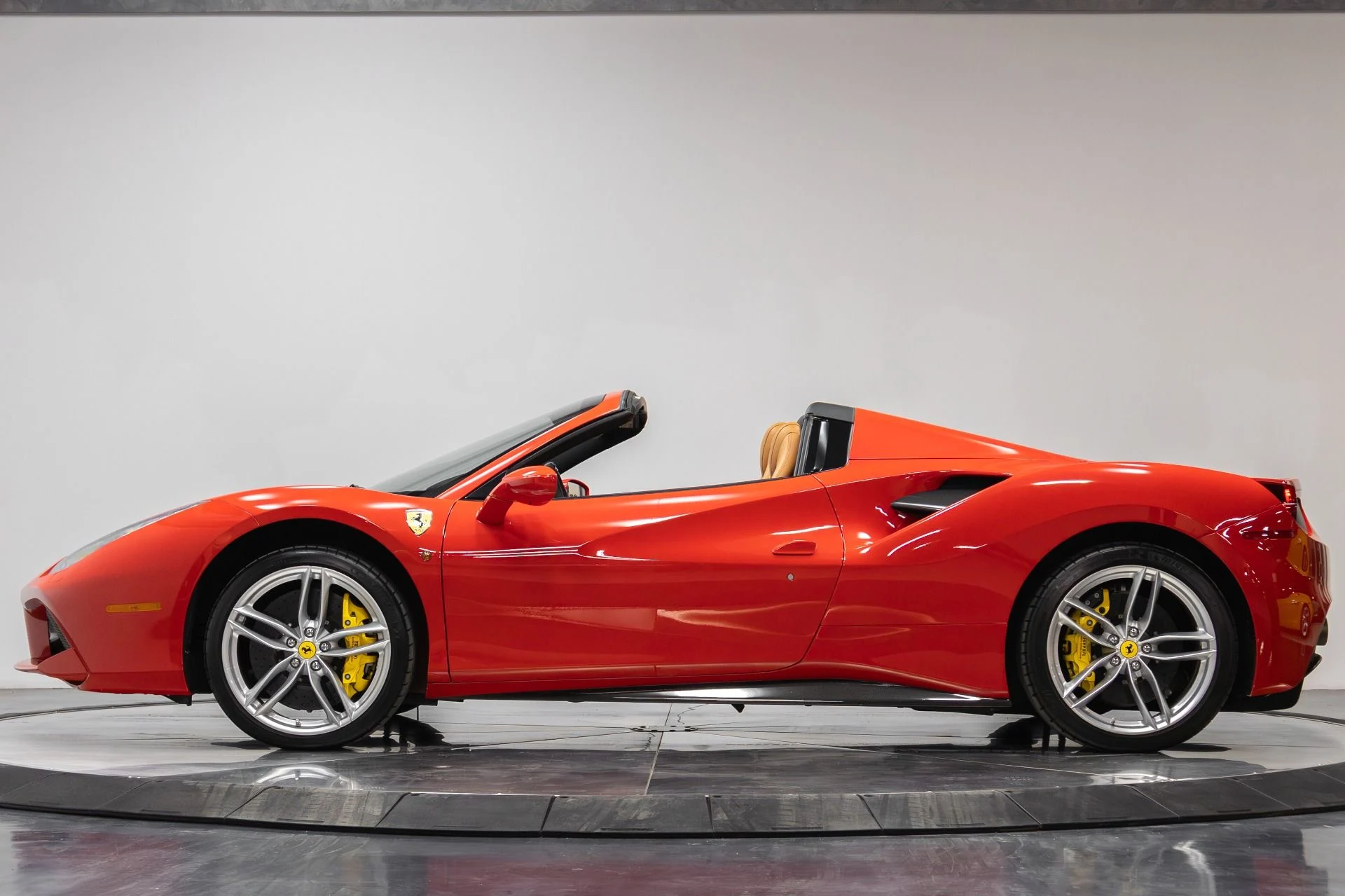 mph025_2417338278_Used_2016_Ferrari_488_Spider_Base_1761761297_06d3cf495f