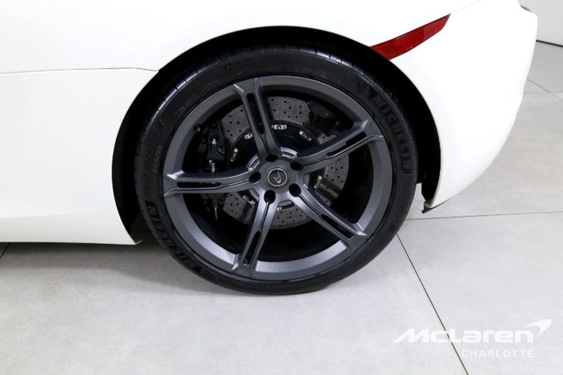 mph025_2418515929_Used_2015_Mc_Laren_650_S_Spider_51045f8e55