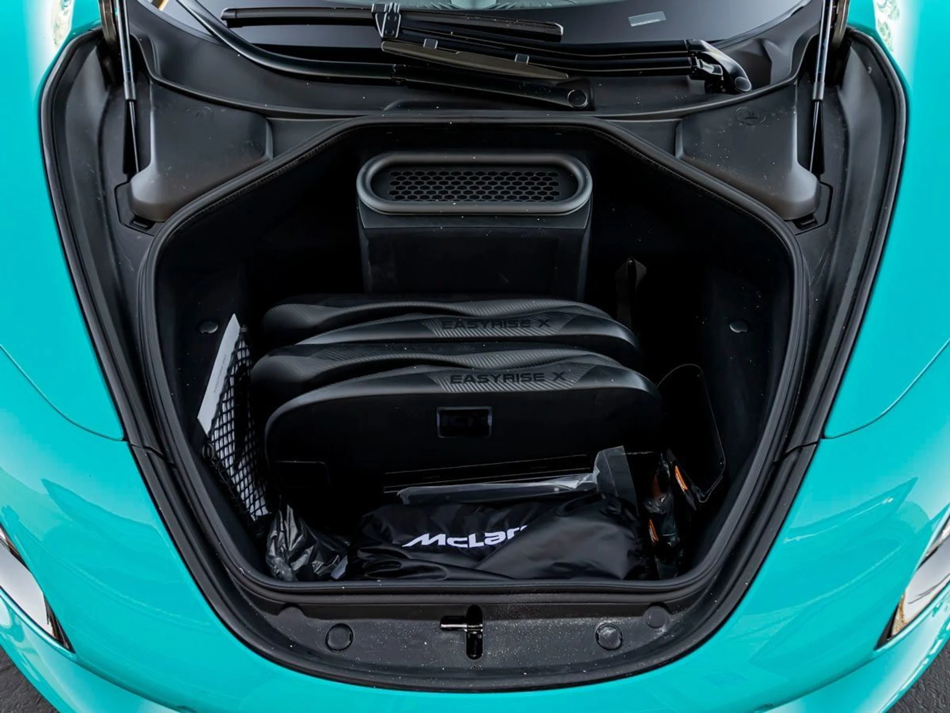 mph025_2422560936_26_e845c5c224