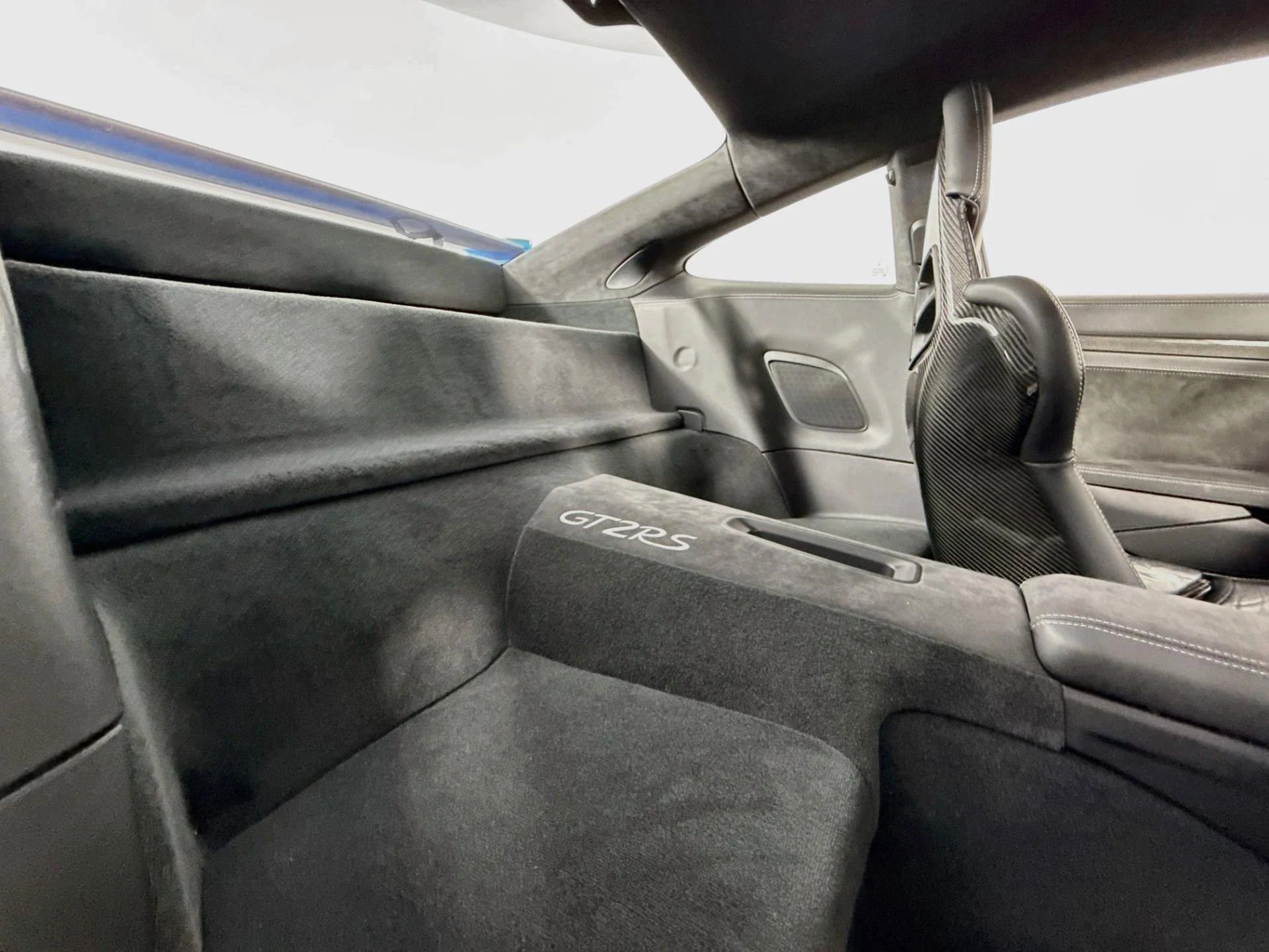 mph025_2425459856_Used_2019_Porsche_911_GT_2_RS_1785958195_e022b5ee3a