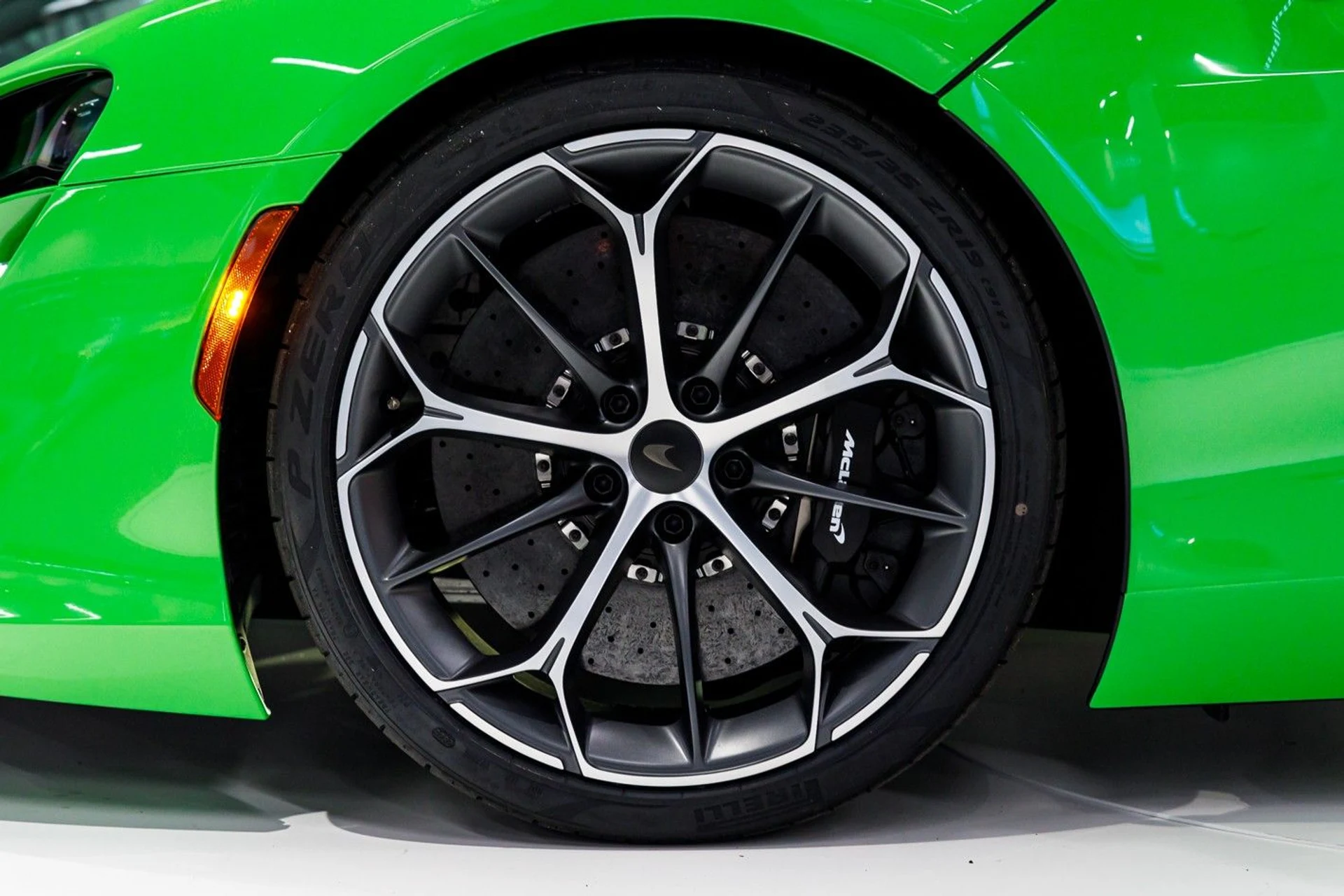 mph025_242699998_647_p26_l_17d16852dc