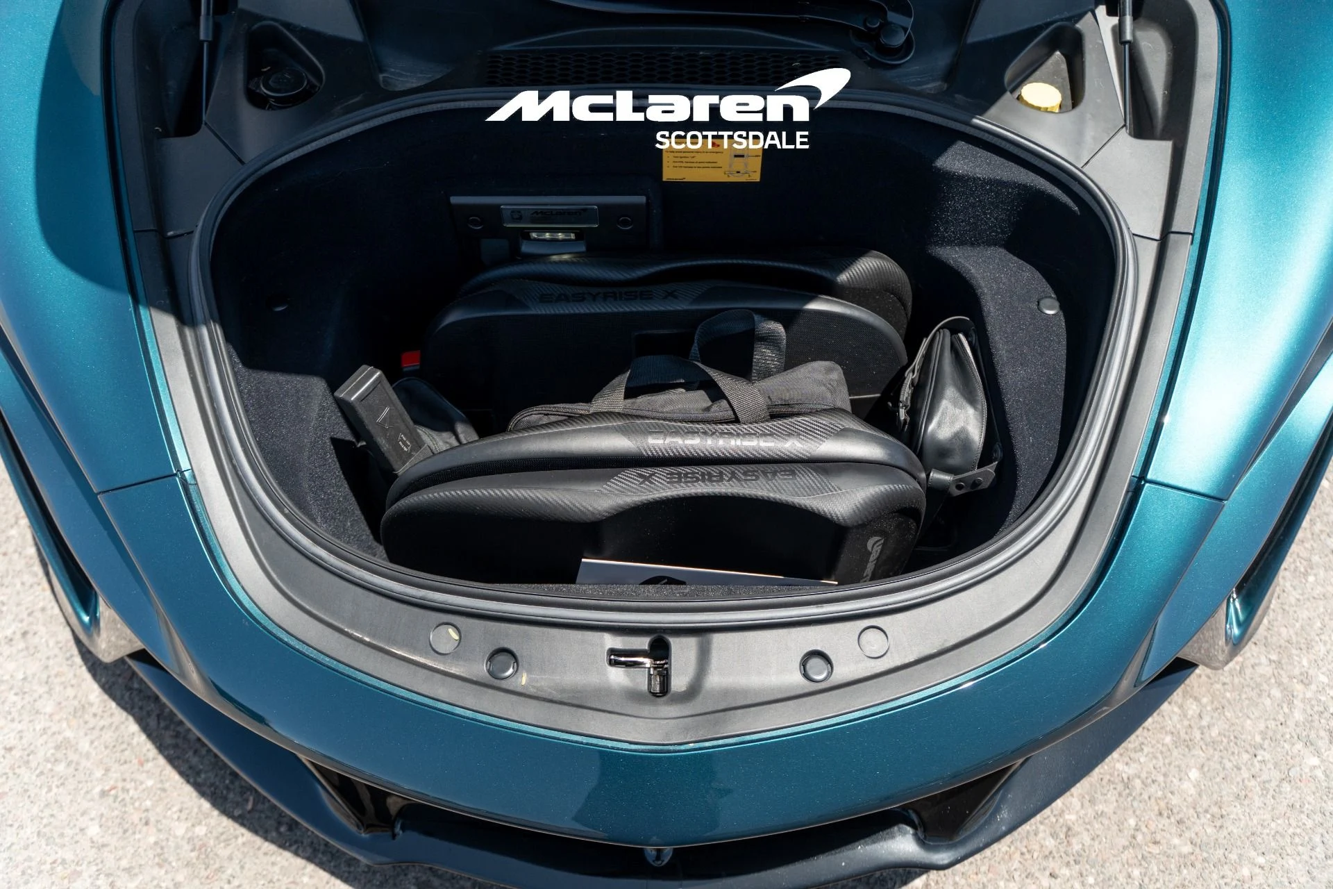 mph025_2427348311_Used_2023_MCLAREN_ARTURA_1780692350_018494125f