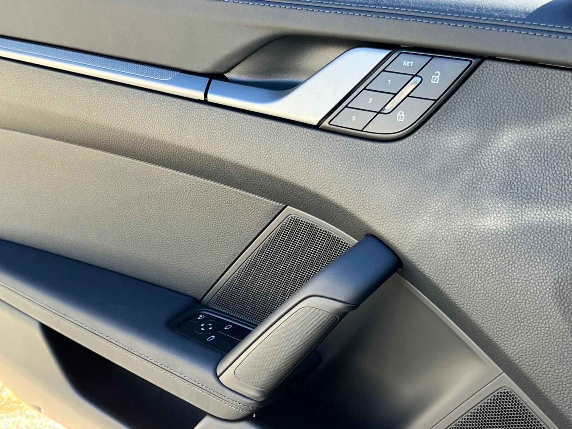 mph025_2448922613_63feb4b080bf1061ce3228361178e917x_4a86611c9c