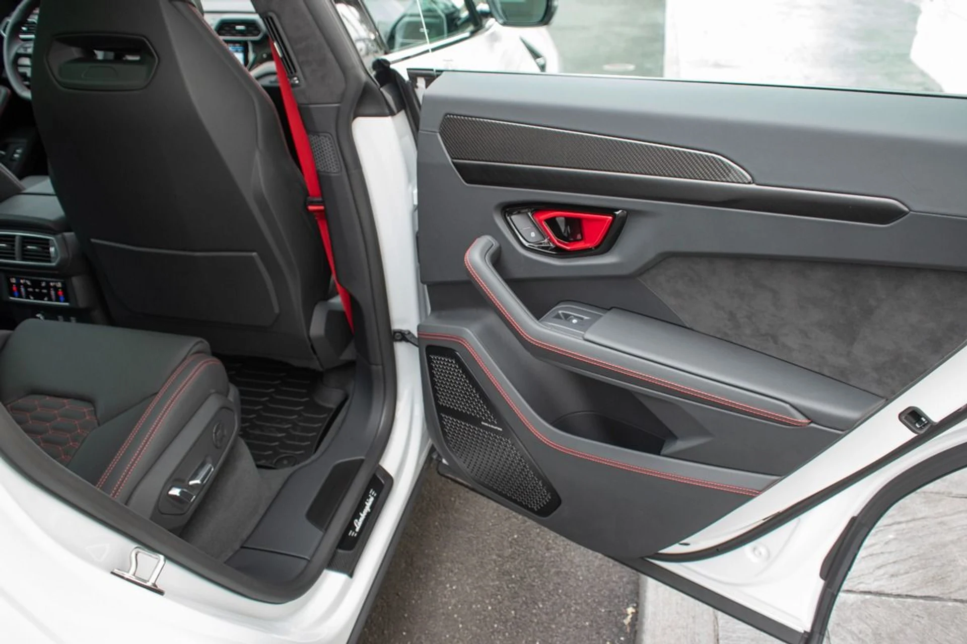 mph025_245098961_Used_2024_Lamborghini_Urus_S_1736004526_cf0034402b