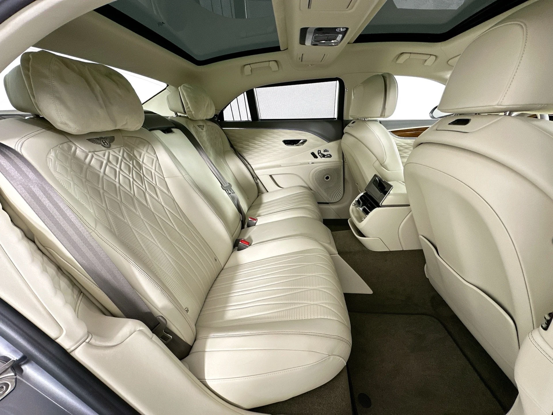 mph025_2462222802_26_93049a9c37