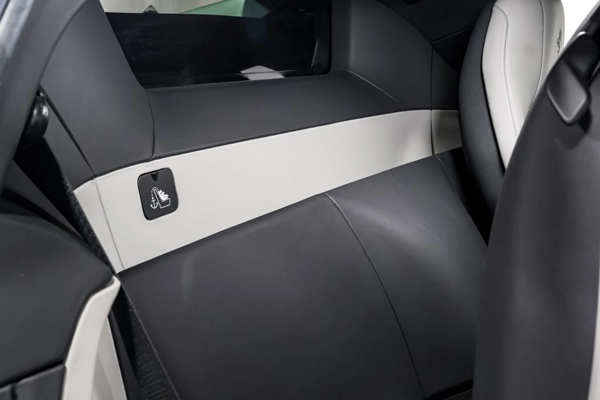 mph025_2467217556_6b5e60675188bafeff92be9939ba2b1dx_9b508c8c43