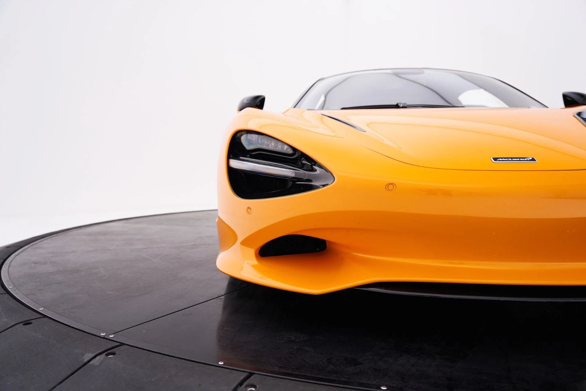 mph025_2472028688_Used_2025_Mc_Laren_750_S_1793321748_92a5e40140