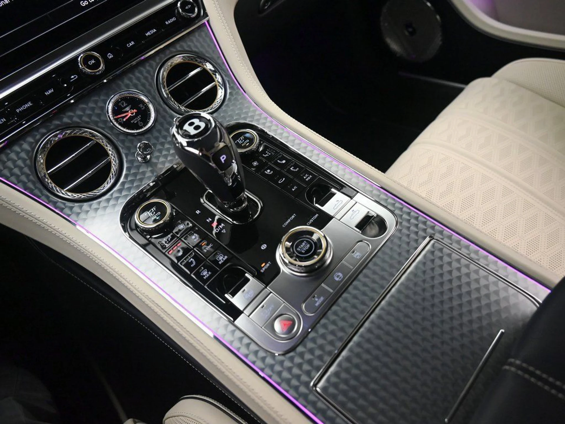 mph025_2472727615_a4b3cb3978714f85b19dd1eade56bb2d_00cf9e9c99