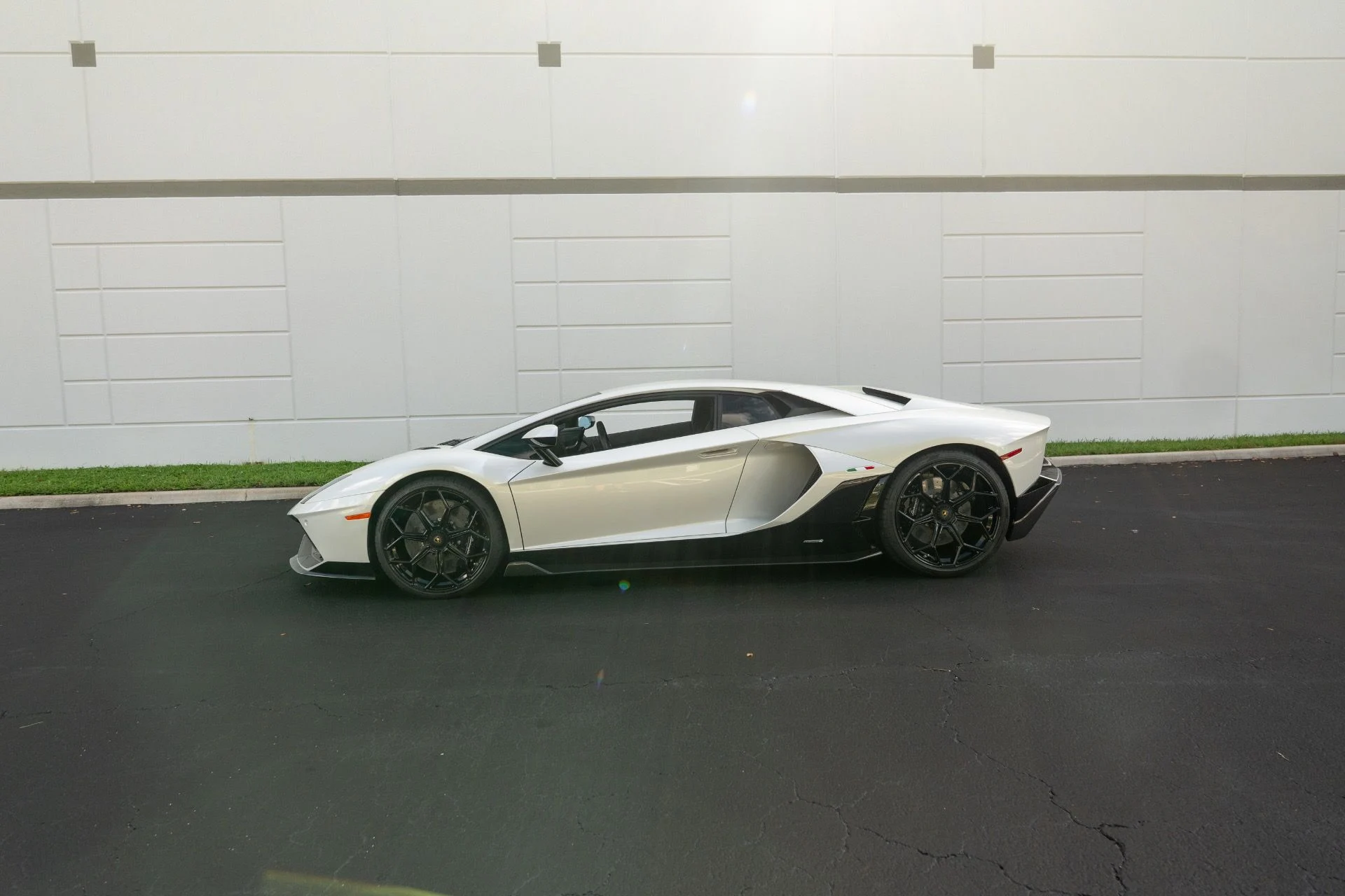 mph025_2480401752_Used_2022_Lamborghini_Aventador_LP_780_4_Ultimae_1758834809_f2425ce5d7