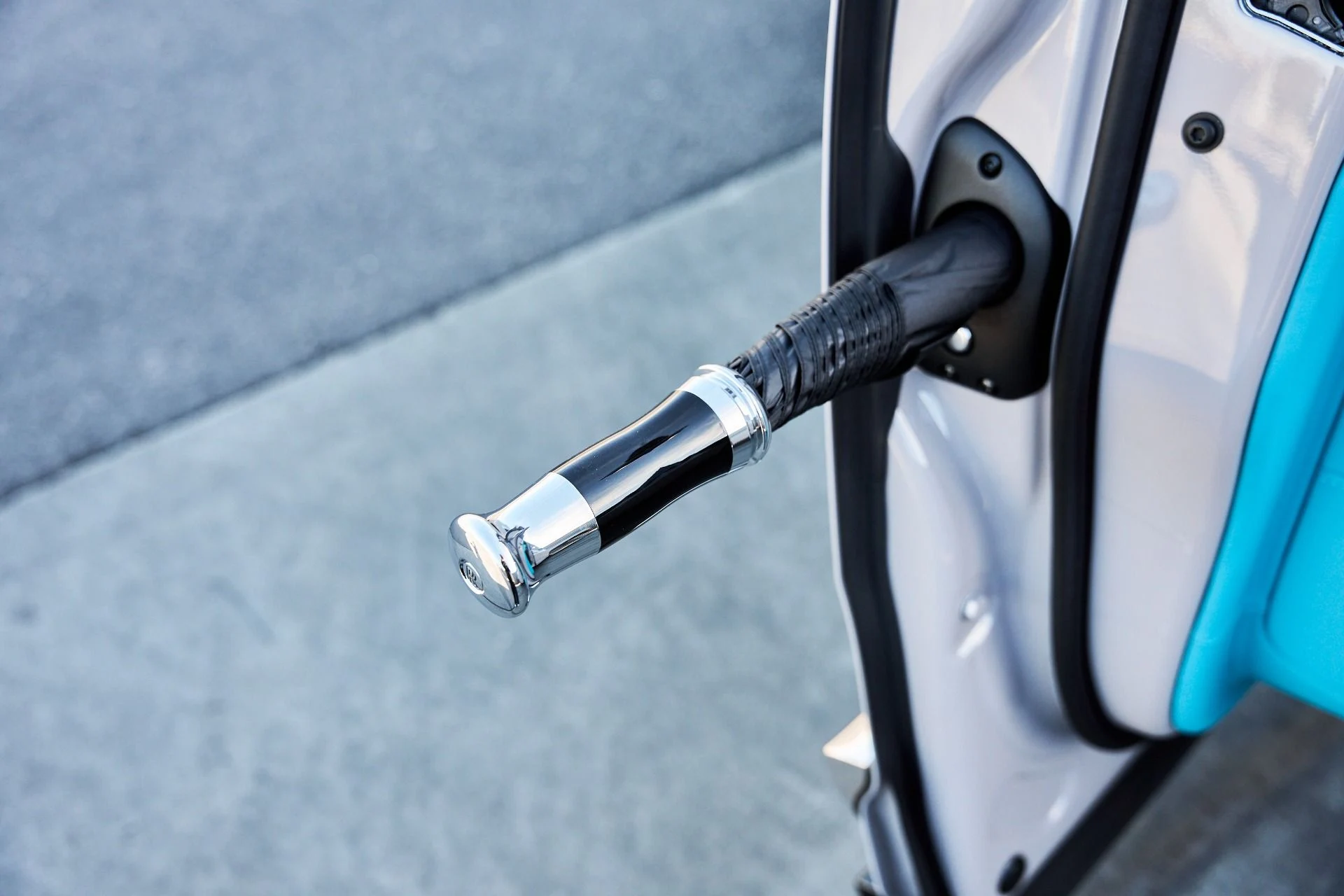 mph025_2480555630_Used_2025_Rolls_Royce_Cullinan_Base_1767668765_ab66b43d42