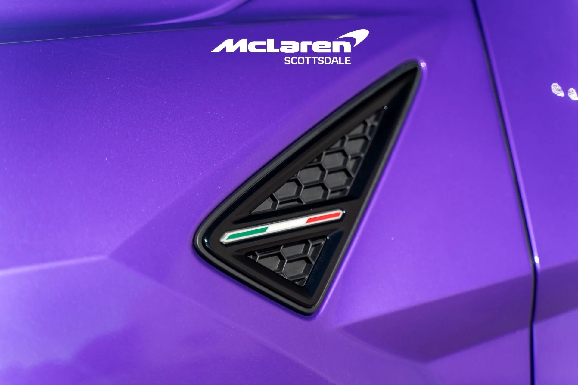 mph025_2484157596_Used_2023_LAMBORGHINI_URUS_S_1774894850_a5406e4c48