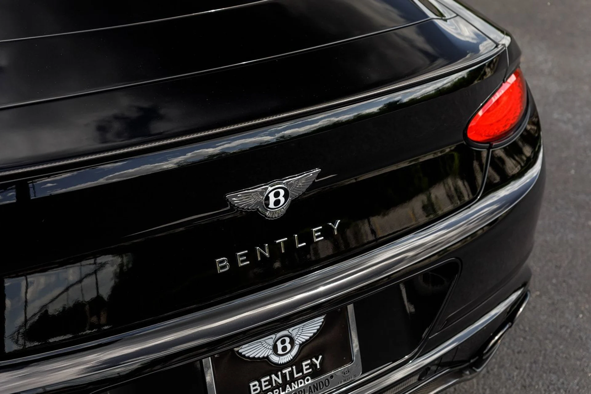 mph025_2484405188_d94e53940cc6f8315b4f82cecb712227x_21d015419a