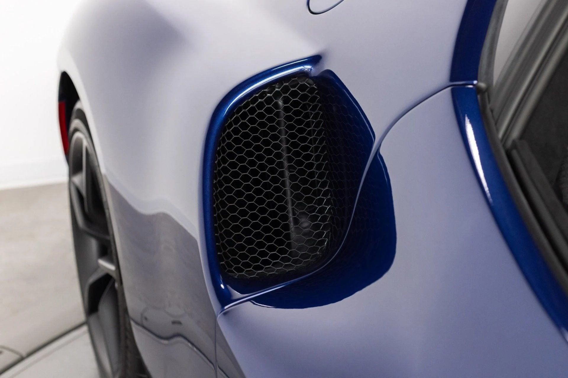 mph025_2485197305_Used_2025_Ferrari_296_GTB_1777349728_08928e9463