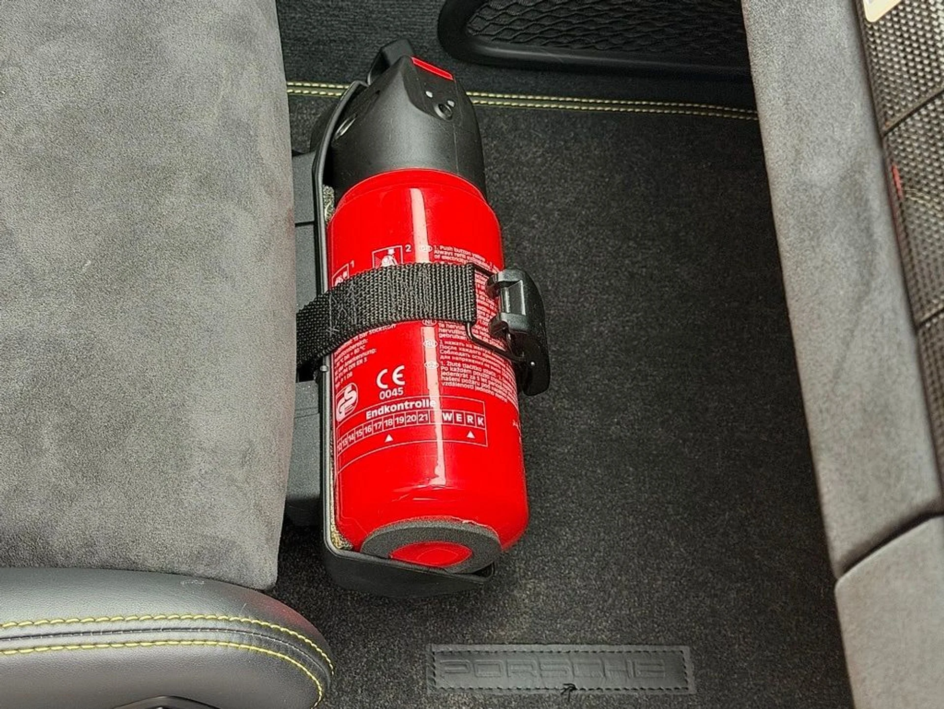 mph025_2488562071_746e85c1ecc6ffb5cec75adf162e655bx_2fd63635b0