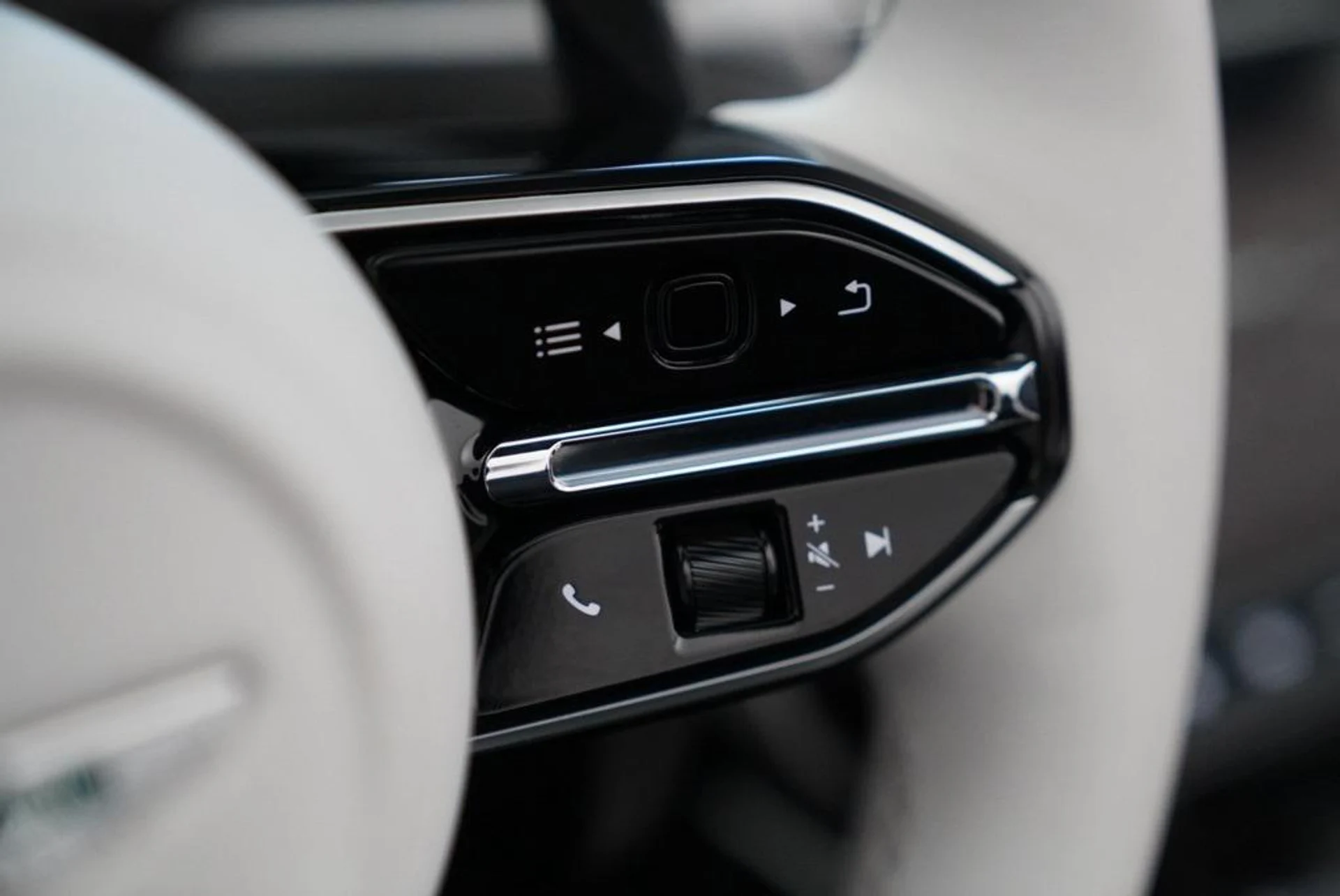 mph025_2491916152_tv4_X_Ssmaawb_Hs_Sh_U_Ct_FF_Mvs_V5_QA_3ccc279749