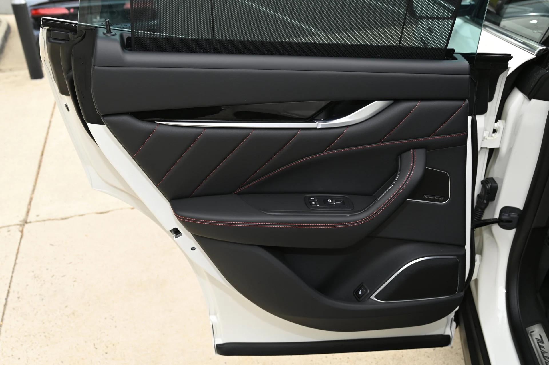 mph025_2495315140_d691d60485684a04bb7a2be56adf4c5e_8d6b83a458