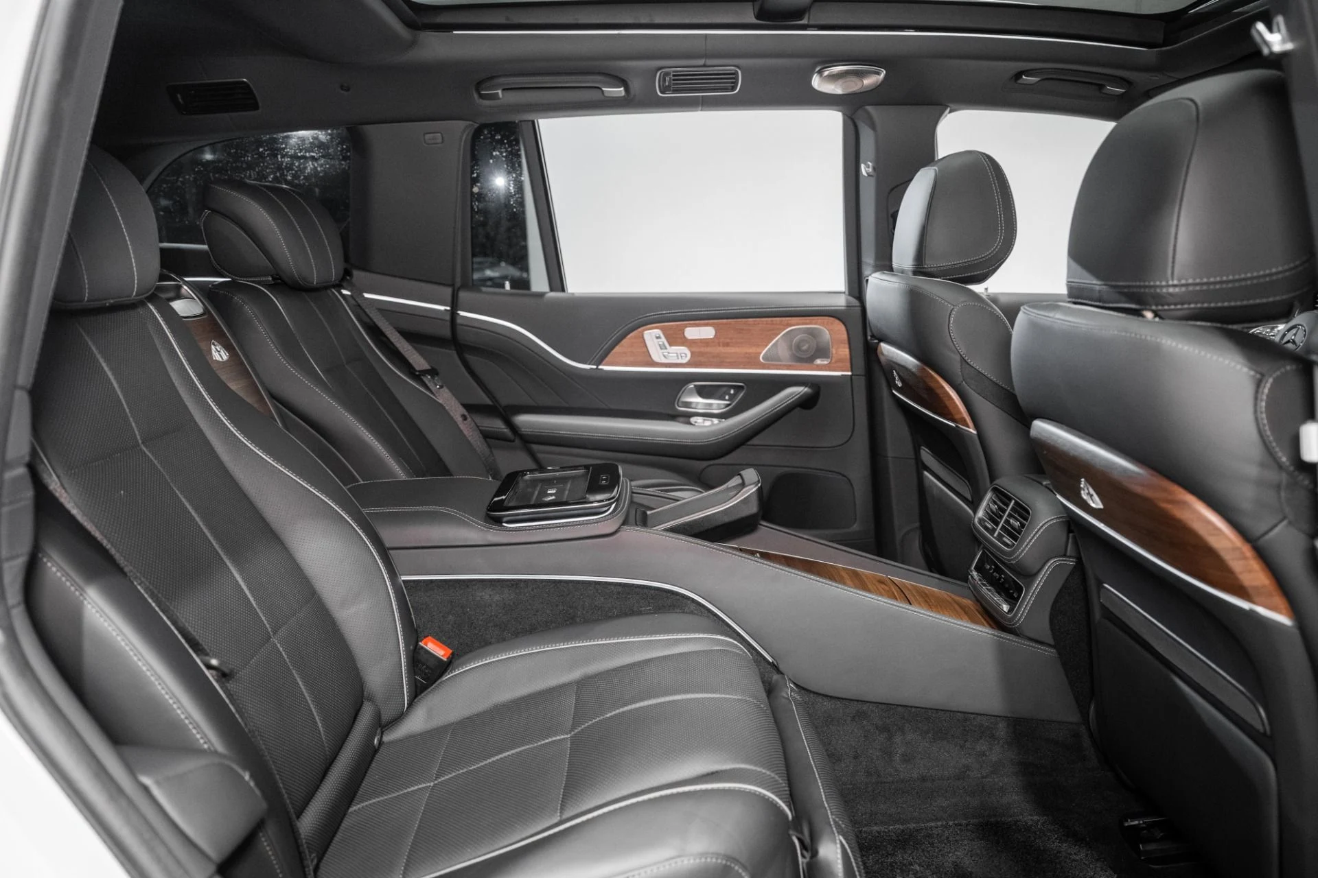 mph025_2497610658_Used_2023_Mercedes_Benz_GLS_Maybach_GLS_600_1762354912_bc4768daf5