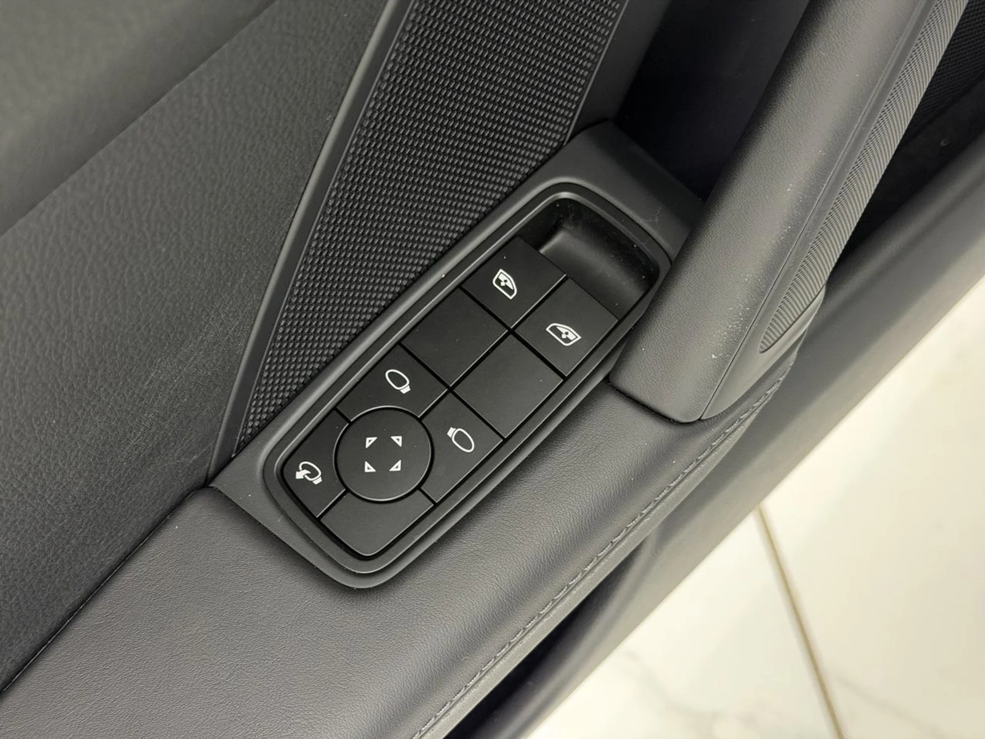 mph025_250255321_08a19327933e083197e9d543a2c99dfb_1d10662363