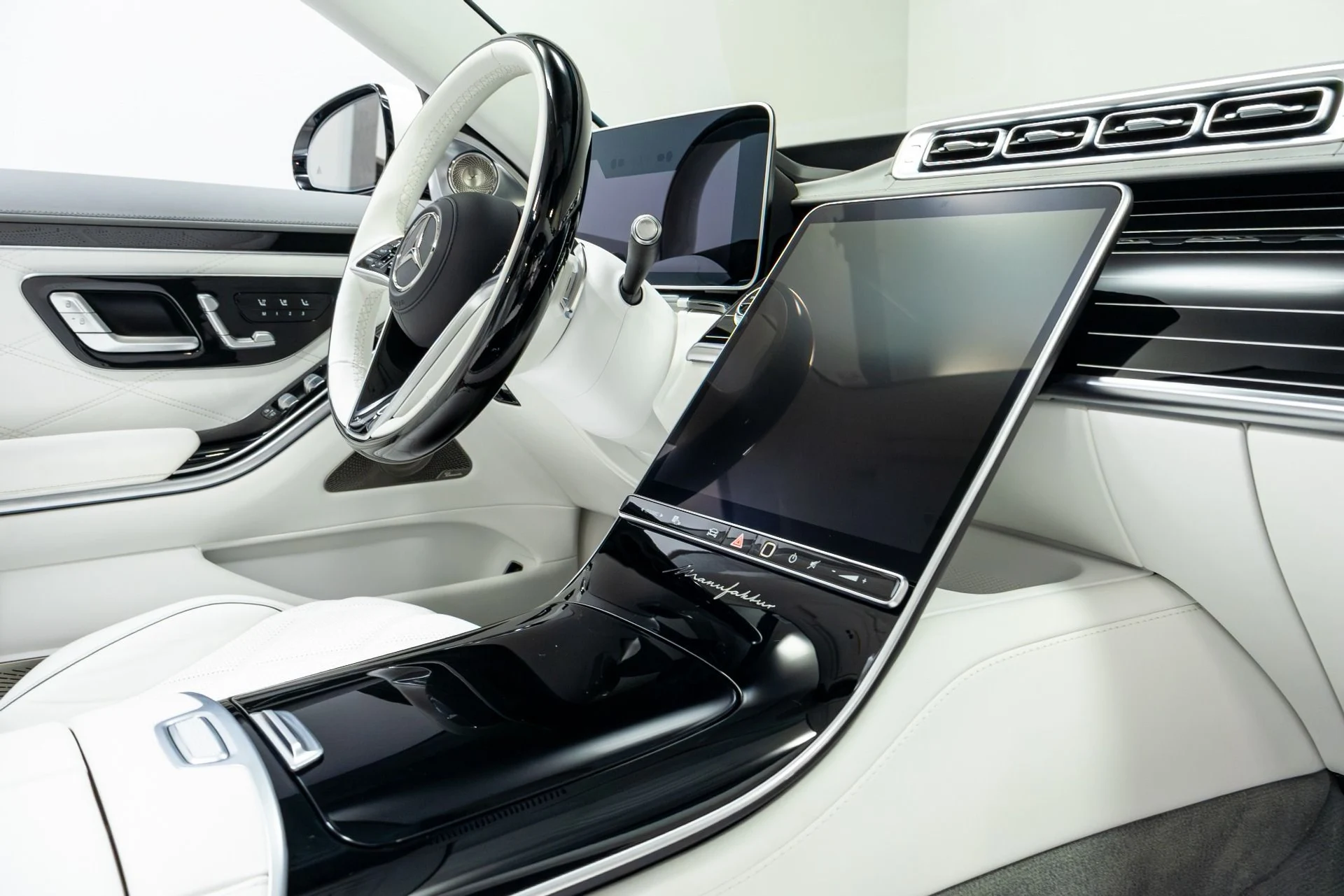 mph025_2502611982_Used_2023_Mercedes_Benz_S_Class_Maybach_S_680_4_MATIC_1776091551_2cf7732d72