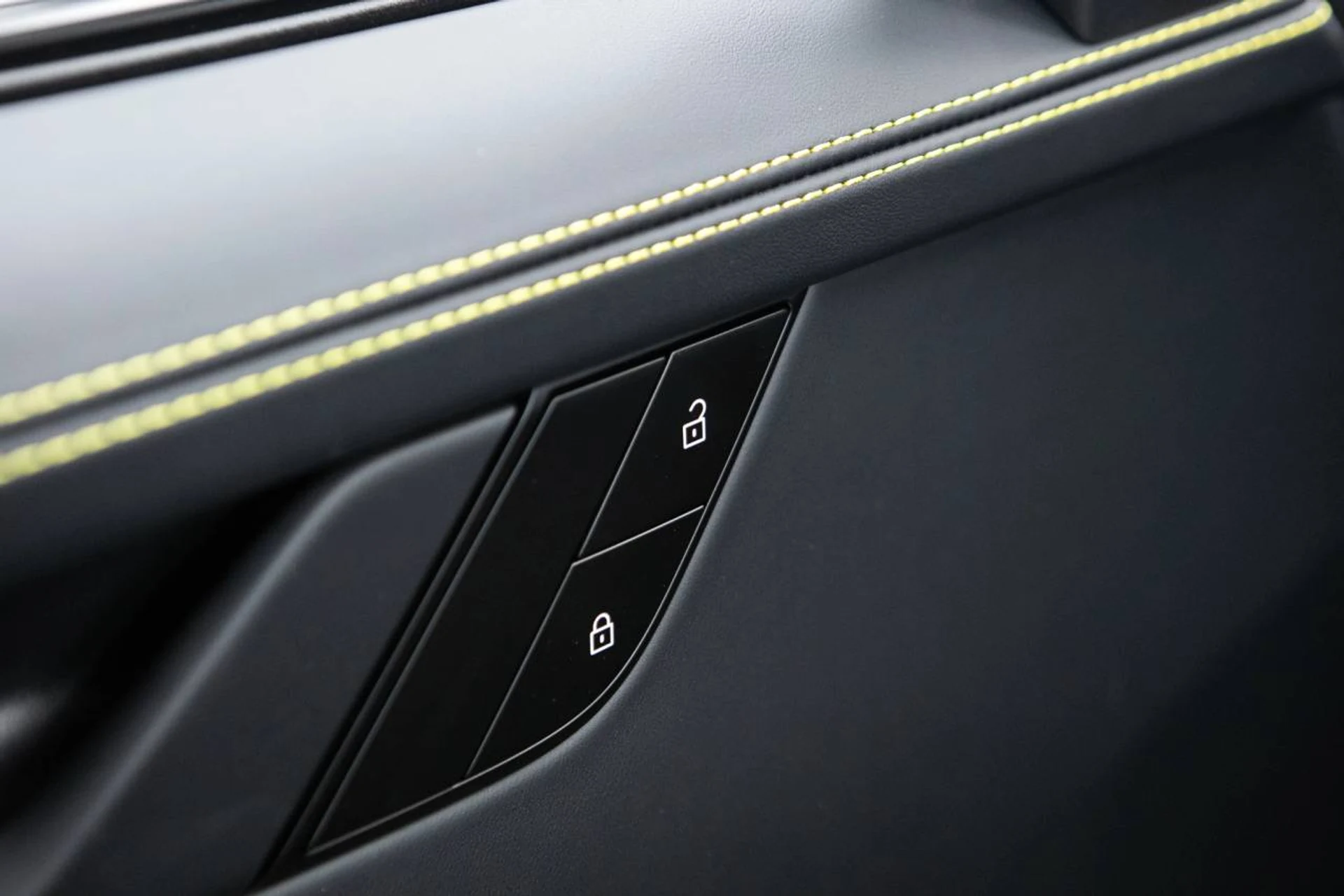 mph025_2506258138_862409ea37dabec24adb96b137a0a33bx_0ae8c3cfb2