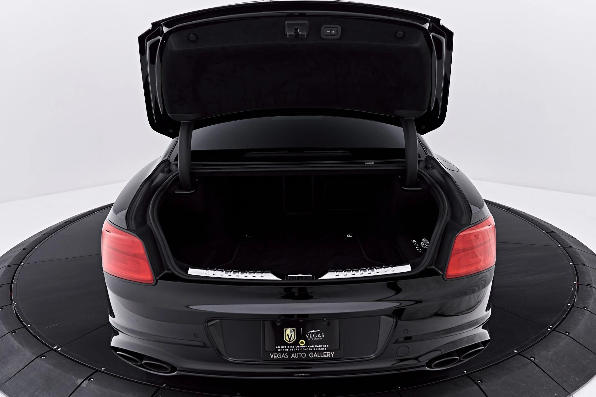 mph025_2506696708_Used_2023_Bentley_Flying_Spur_V8_1789628062_078bad8674