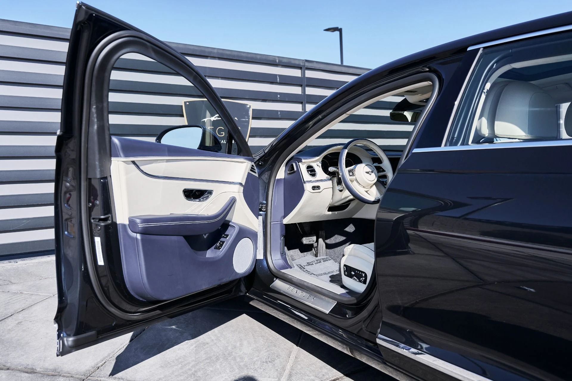 mph025_2508967177_Used_2024_Bentley_Flying_Spur_Mulliner_V8_1773796212_248e96d646