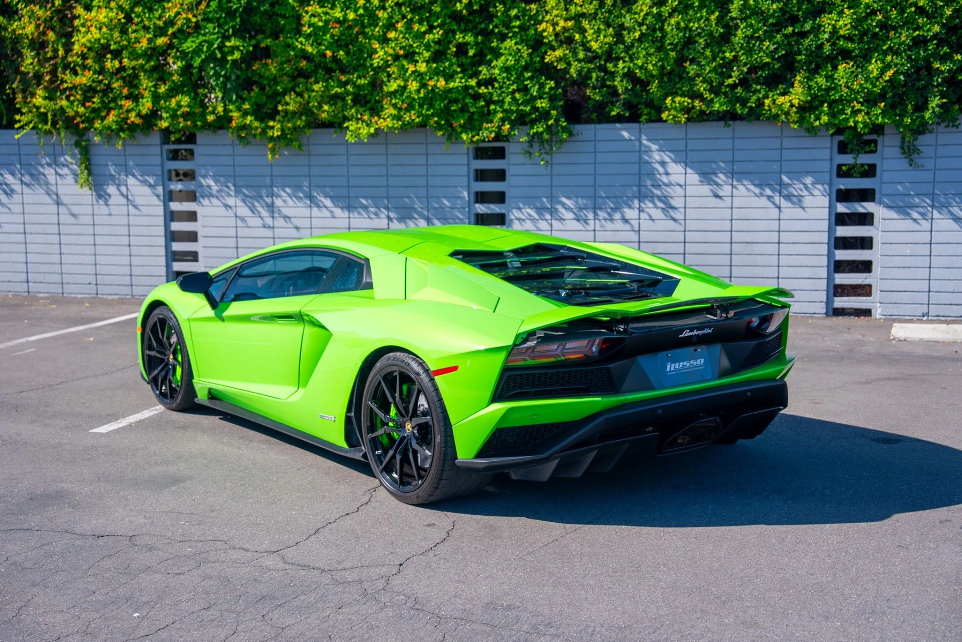 mph025_251082302_Used_2018_Lamborghini_Aventador_LP_740_4_S_1762289338_395b0344f9