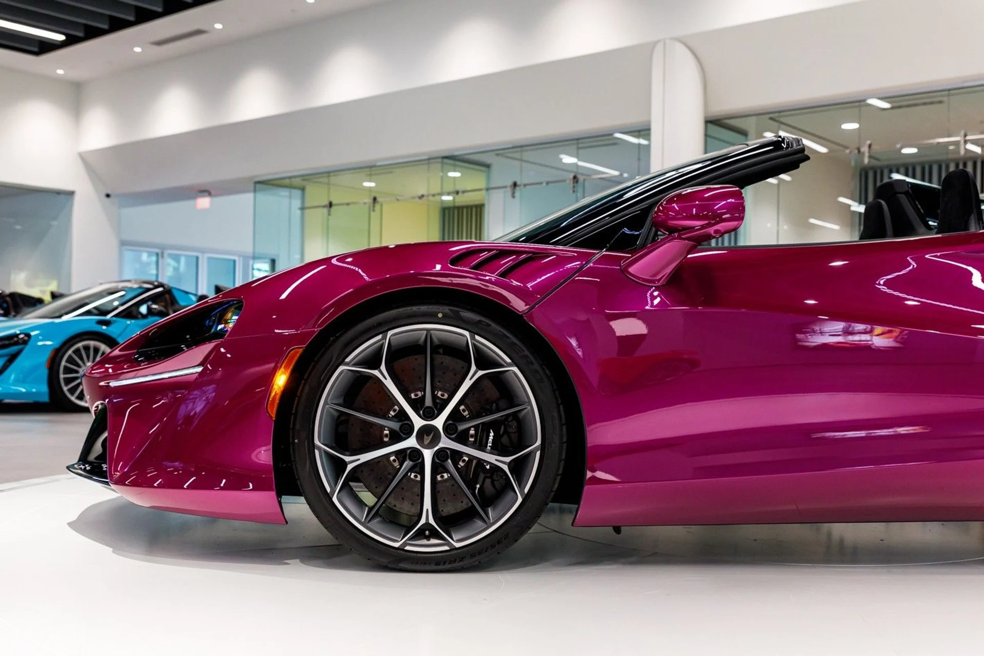 mph025_2512459167_652_p26_l_2b289543ae