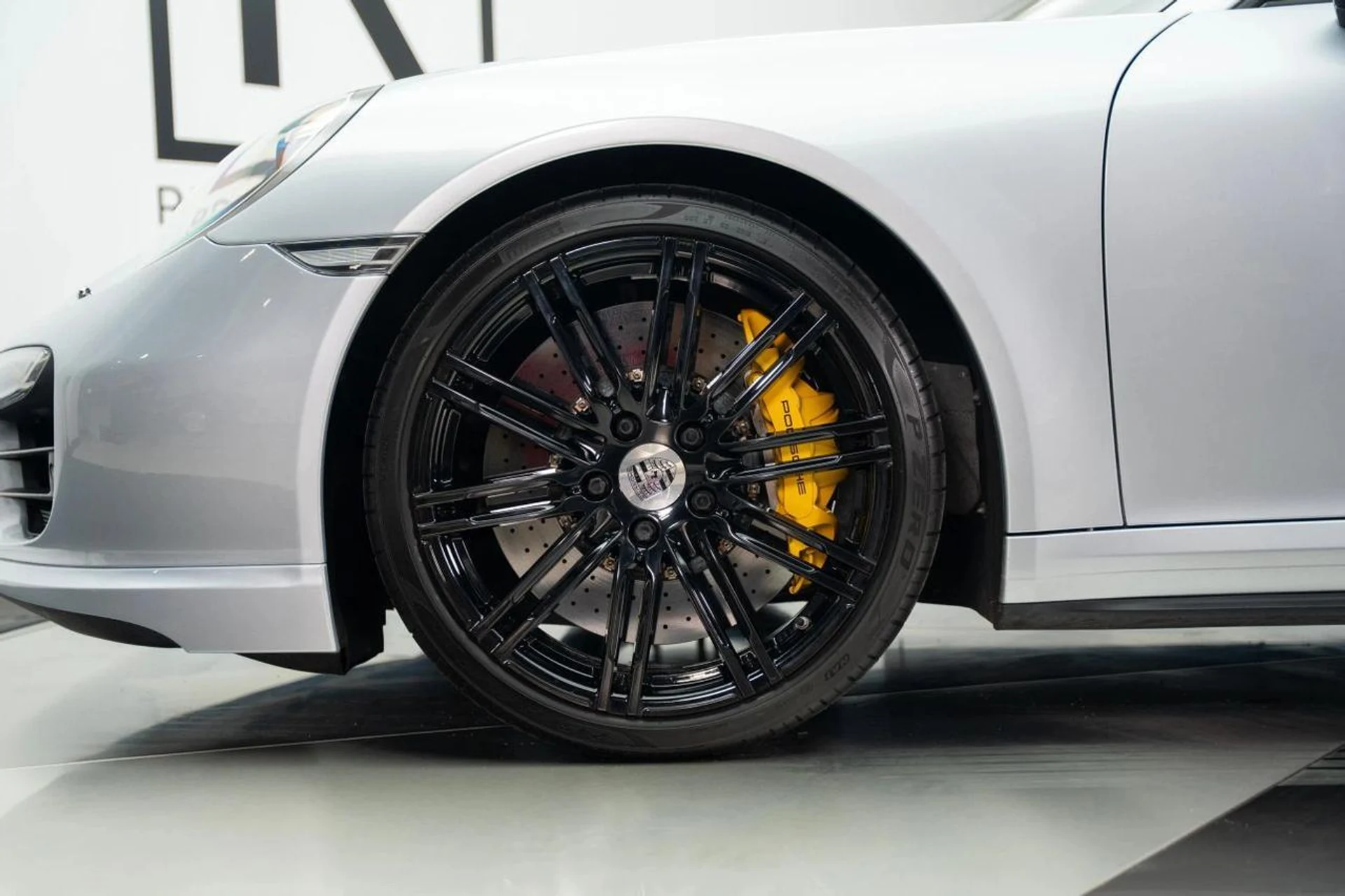 mph025_2512746288_eb17f904b8383705c509e1904529c76f_a314148742