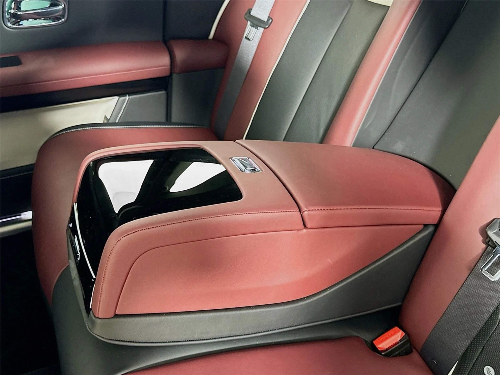 mph025_2516798269_f7161f10d27191843a1a06bc37674935x_0917a117f7