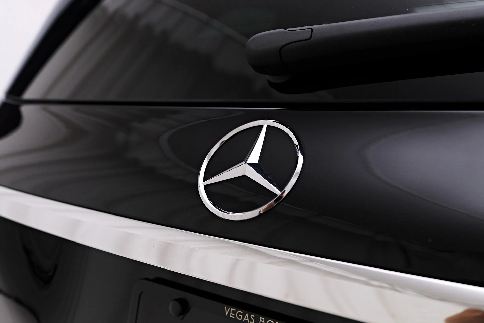 mph025_2521375427_Used_2023_Mercedes_Benz_GLS_Maybach_GLS_600_1762799213_af16f80200