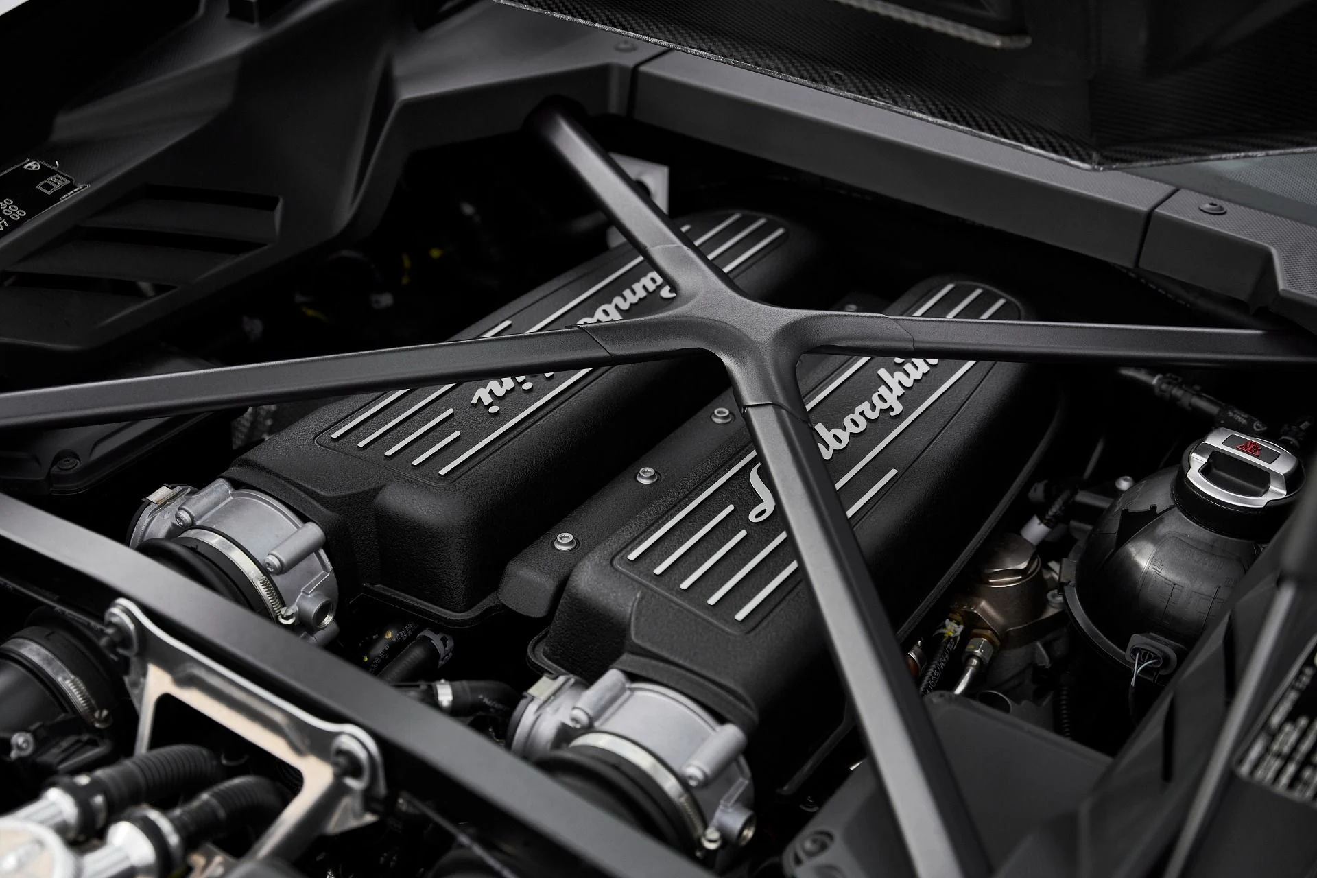 mph025_2525156491_Used_2023_Lamborghini_Huracan_Tecnica_Base_1766269025_d4e2518c5b