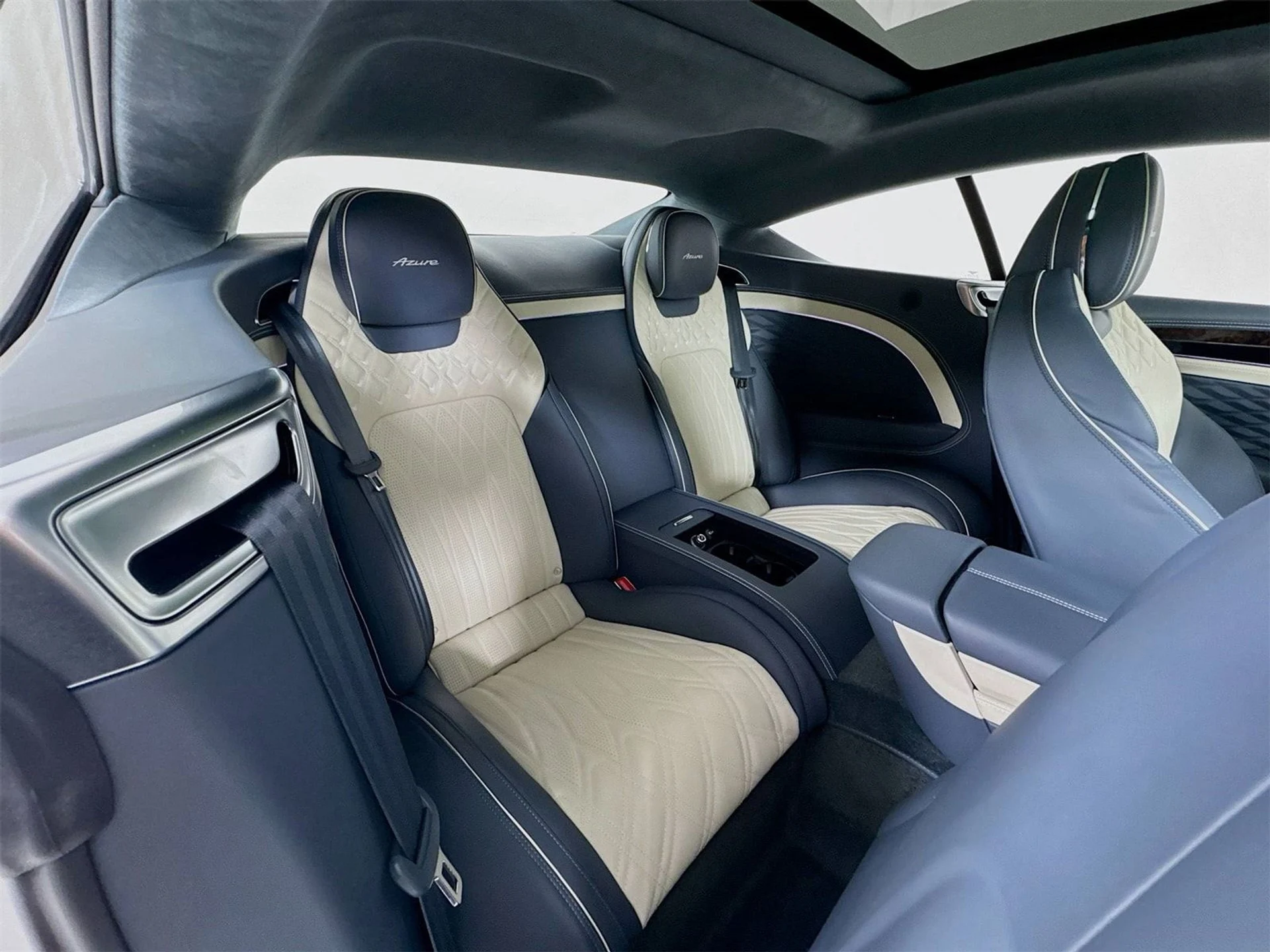 mph025_2535046713_0b341b3aaba49d146fa3af451f35eeb1x_eb69eb26c3