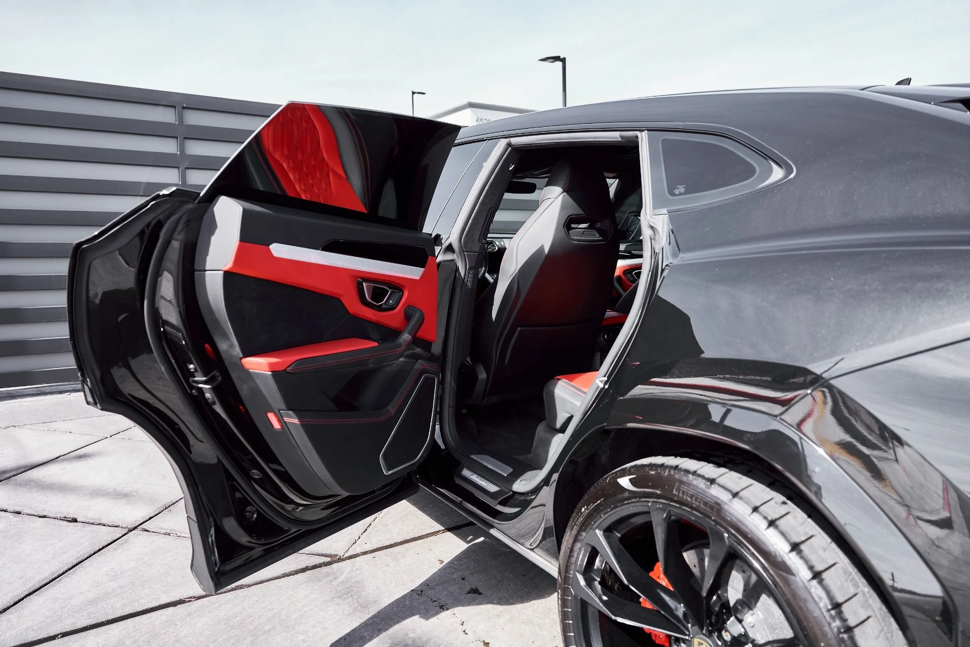 mph025_2537131868_Used_2021_Lamborghini_Urus_1771987851_d840b7294f