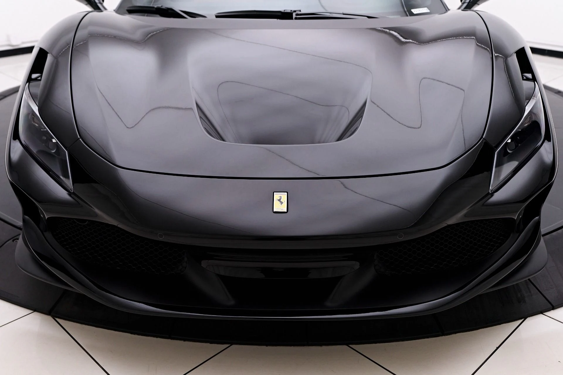 mph025_2538718714_Used_2022_Ferrari_F8_Spider_Base_1757638627_84bd03566e
