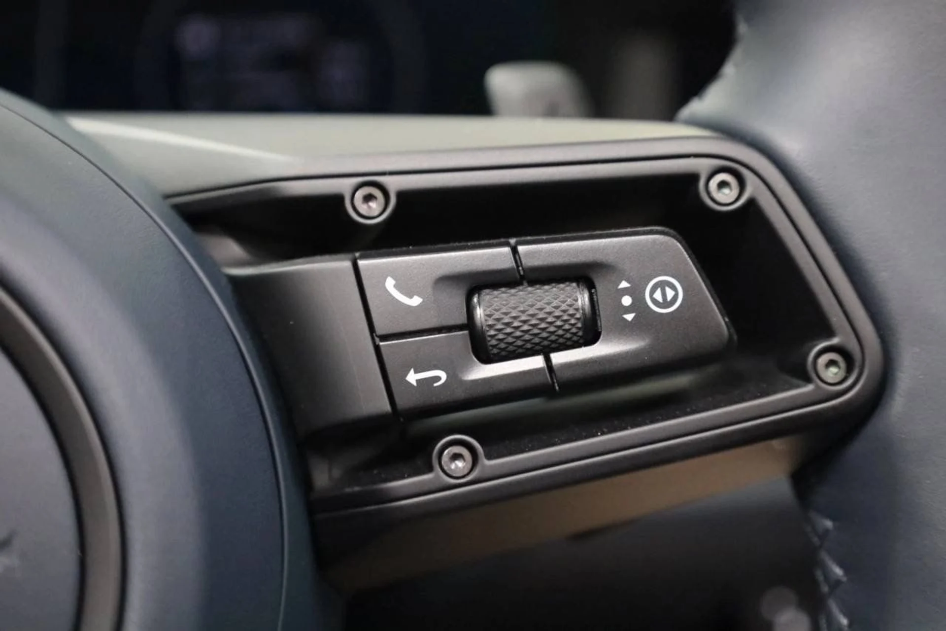 mph025_2538836243_47ee2564308095a056fc428adcac91ff_713c993a48