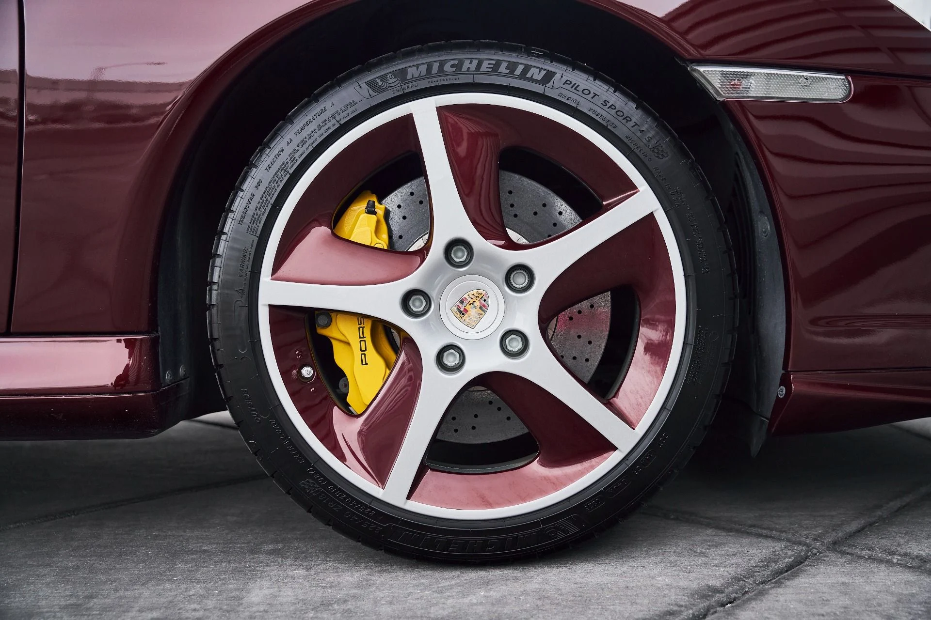 mph025_2541177588_Used_2005_Porsche_911_Turbo_S_1770864424_6e040a3836