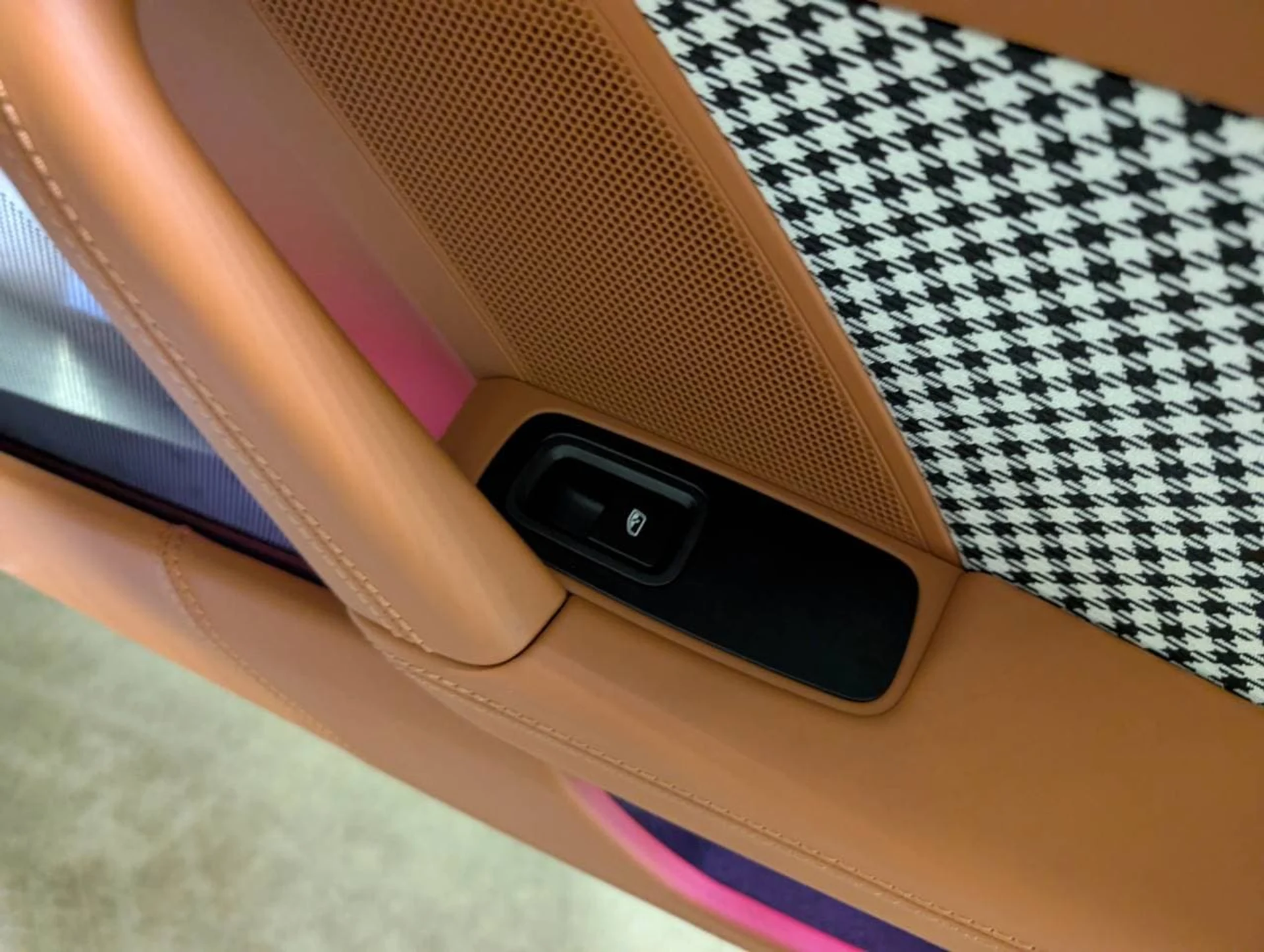 mph025_2544855487_9a42185b54401c9ffd7b5768fd3df83ex_a3d9463daf