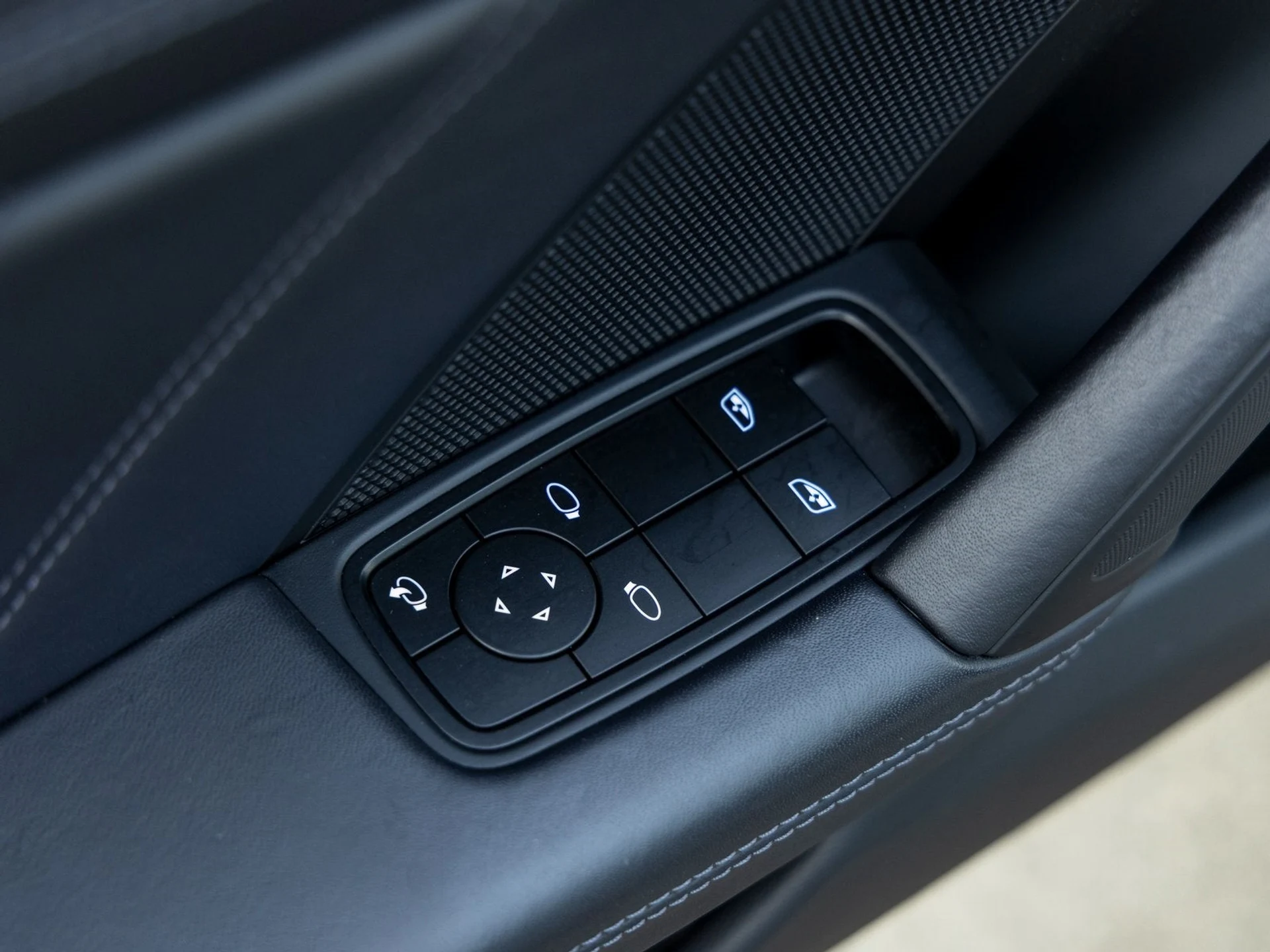 mph025_2548471122_26_9026f23bbc