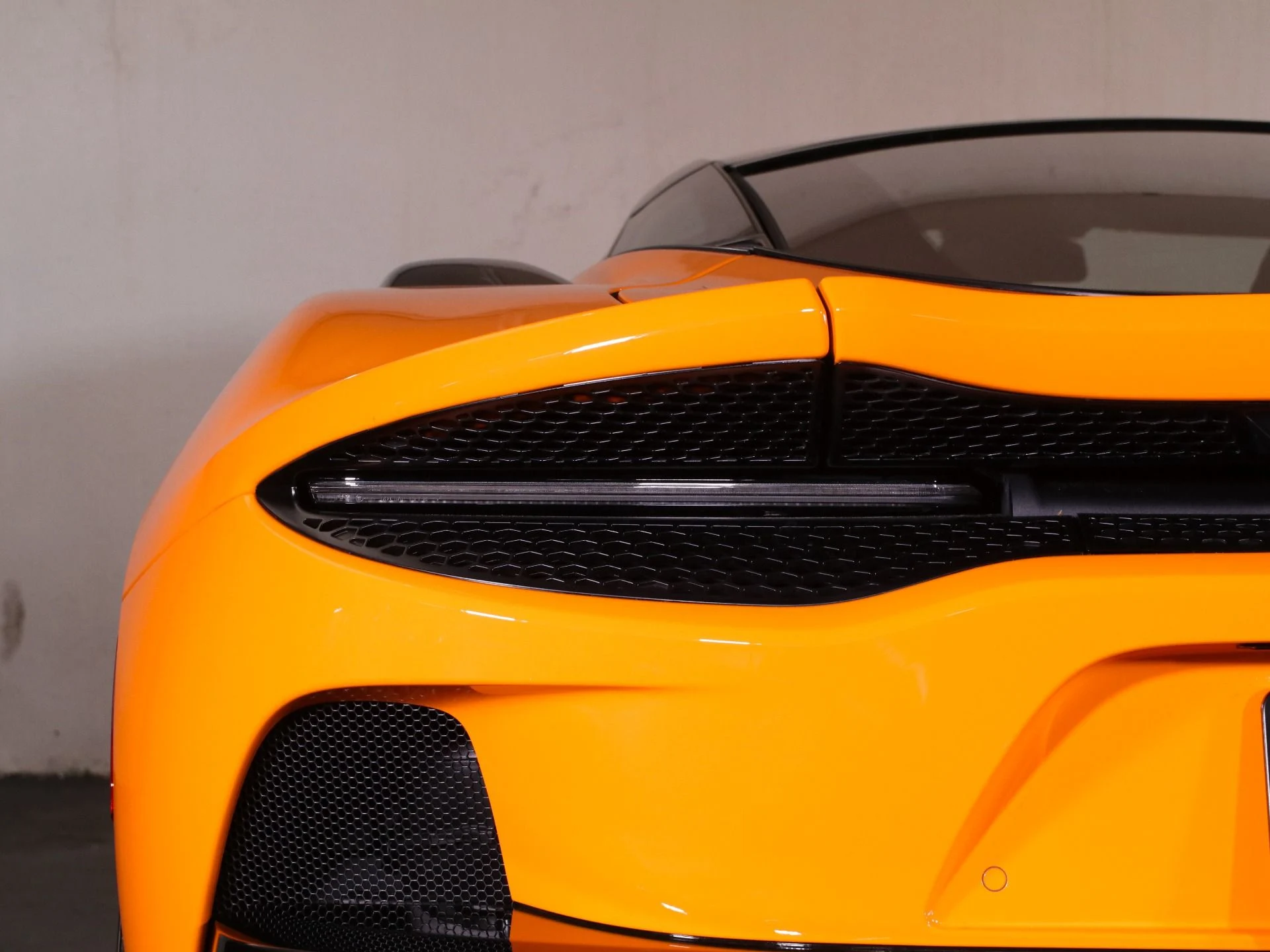 mph025_2554123630_Used_2025_Mc_Laren_GTS_1742252976_dcd14bc7ae