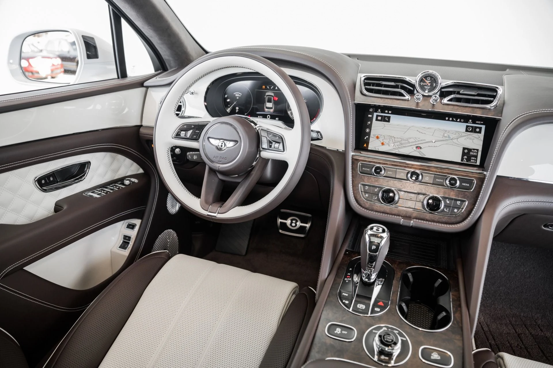 mph025_2554938368_Used_2023_Bentley_Bentayga_Azure_1673896555_bfb42bb354